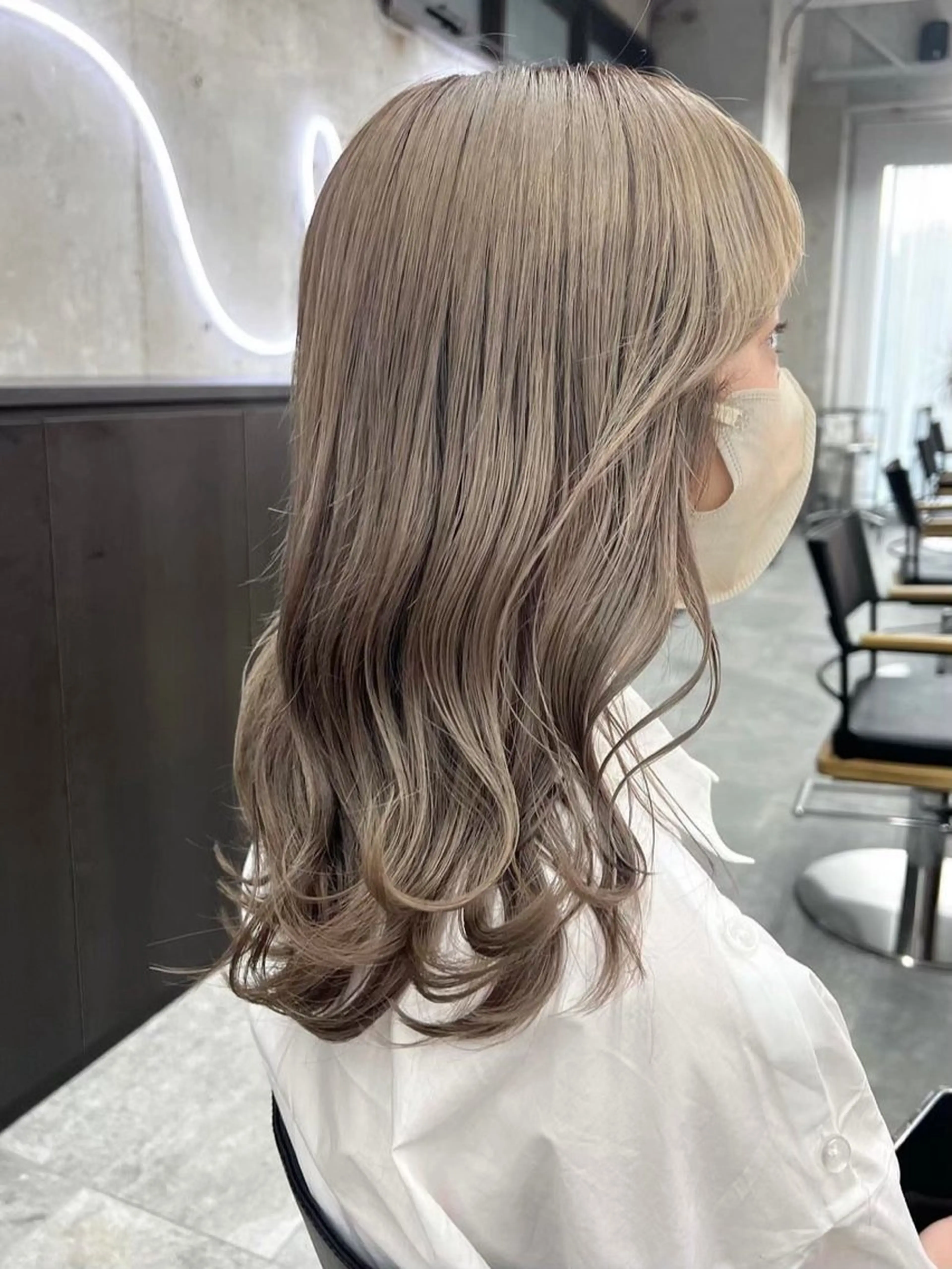 セミロング 森田遥奈/透明感カラ ー/似合わせカットのヘアスタイル