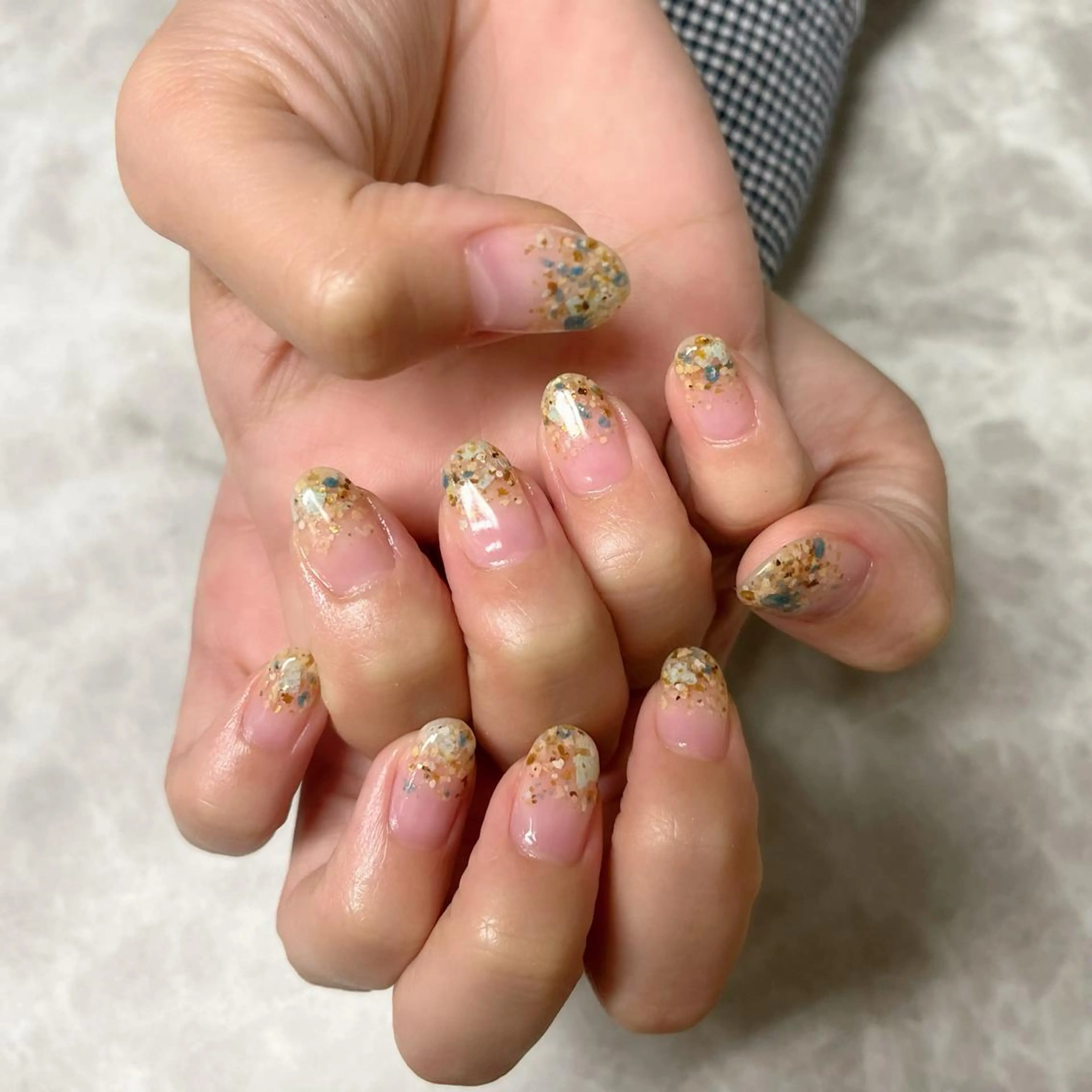 🔷【オフ有り】ラメグラデーションネイル🔷ケア込み！の写真