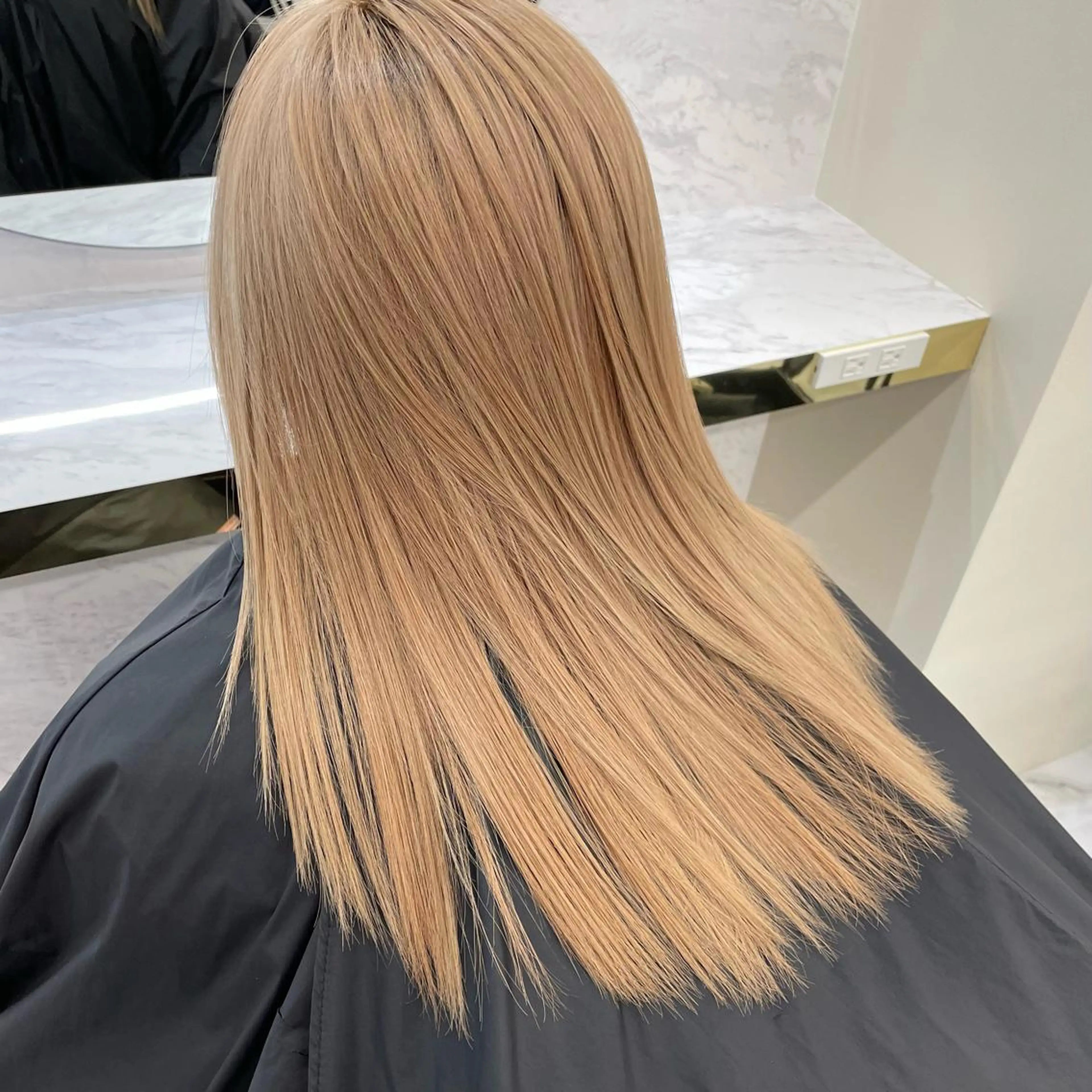 セミロング カラー ヘアアレンジ maoブリーチ無し 似合わせカラーのヘアスタイル