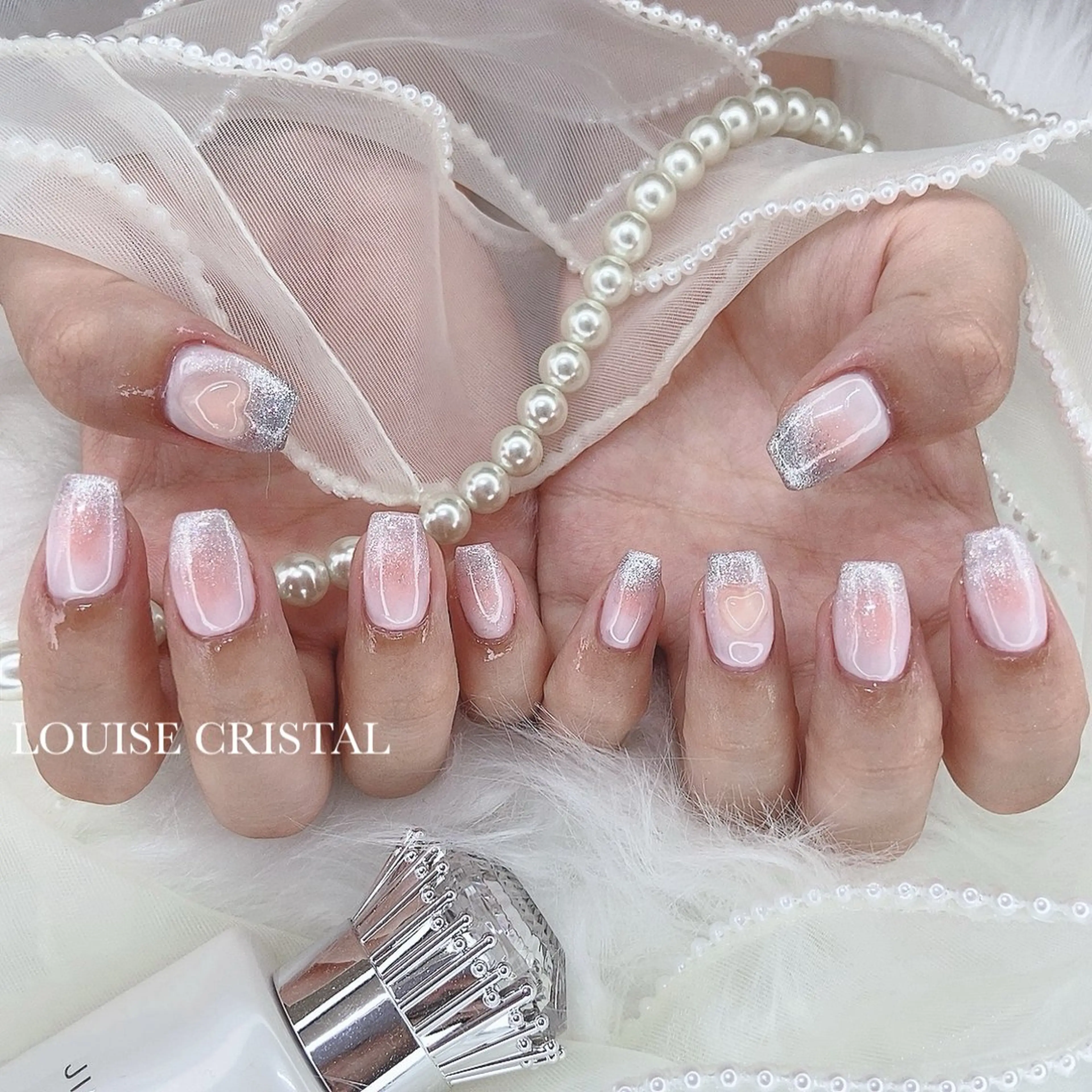 ネイル チークネイル マグネットネイル ハンドネイル LOUISE CRYSTALのネイルデザイン