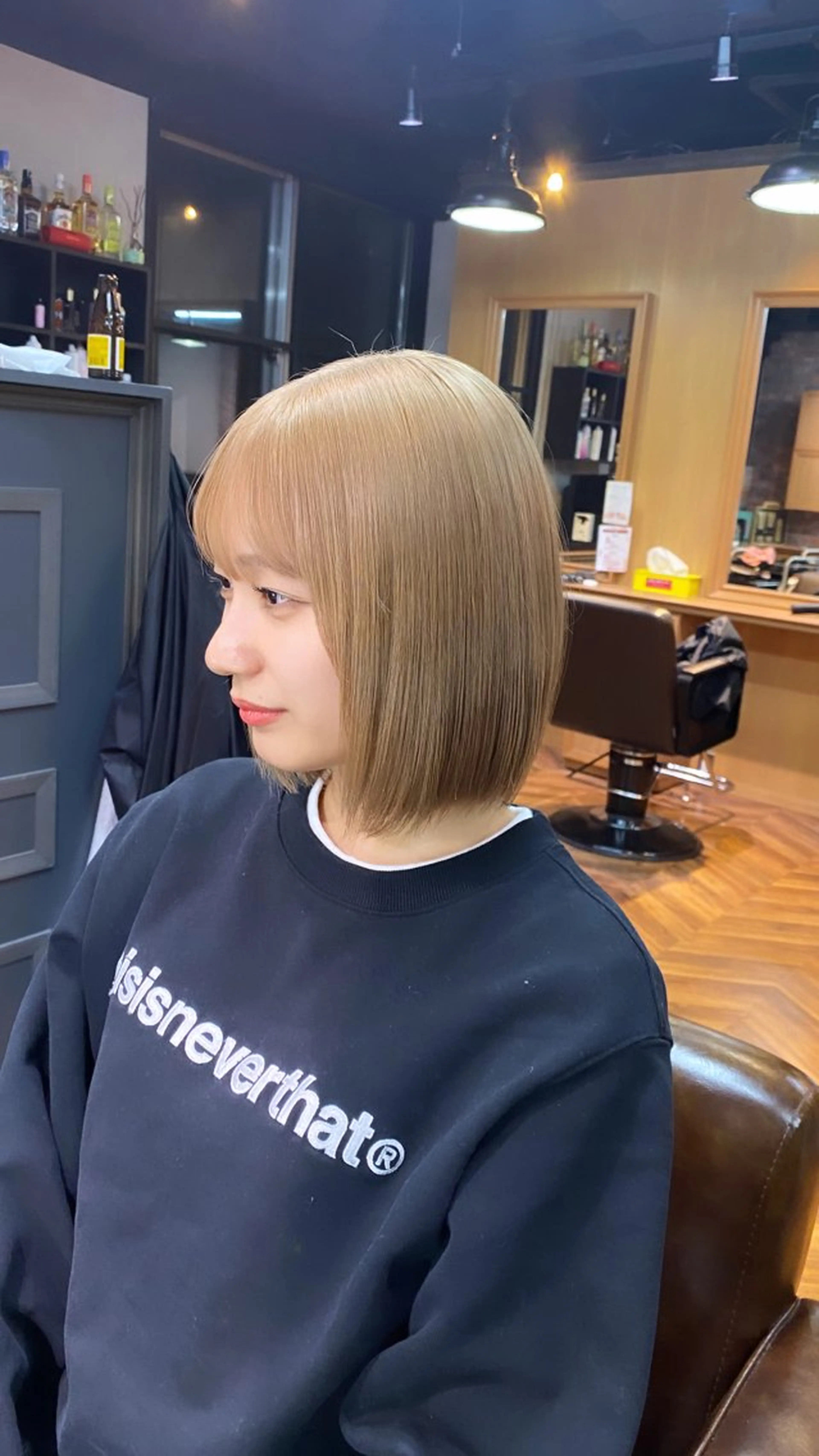 ショート カラー ベージュカラー elise所属・SWAN札幌 ハタザワリュートのヘアスタイル