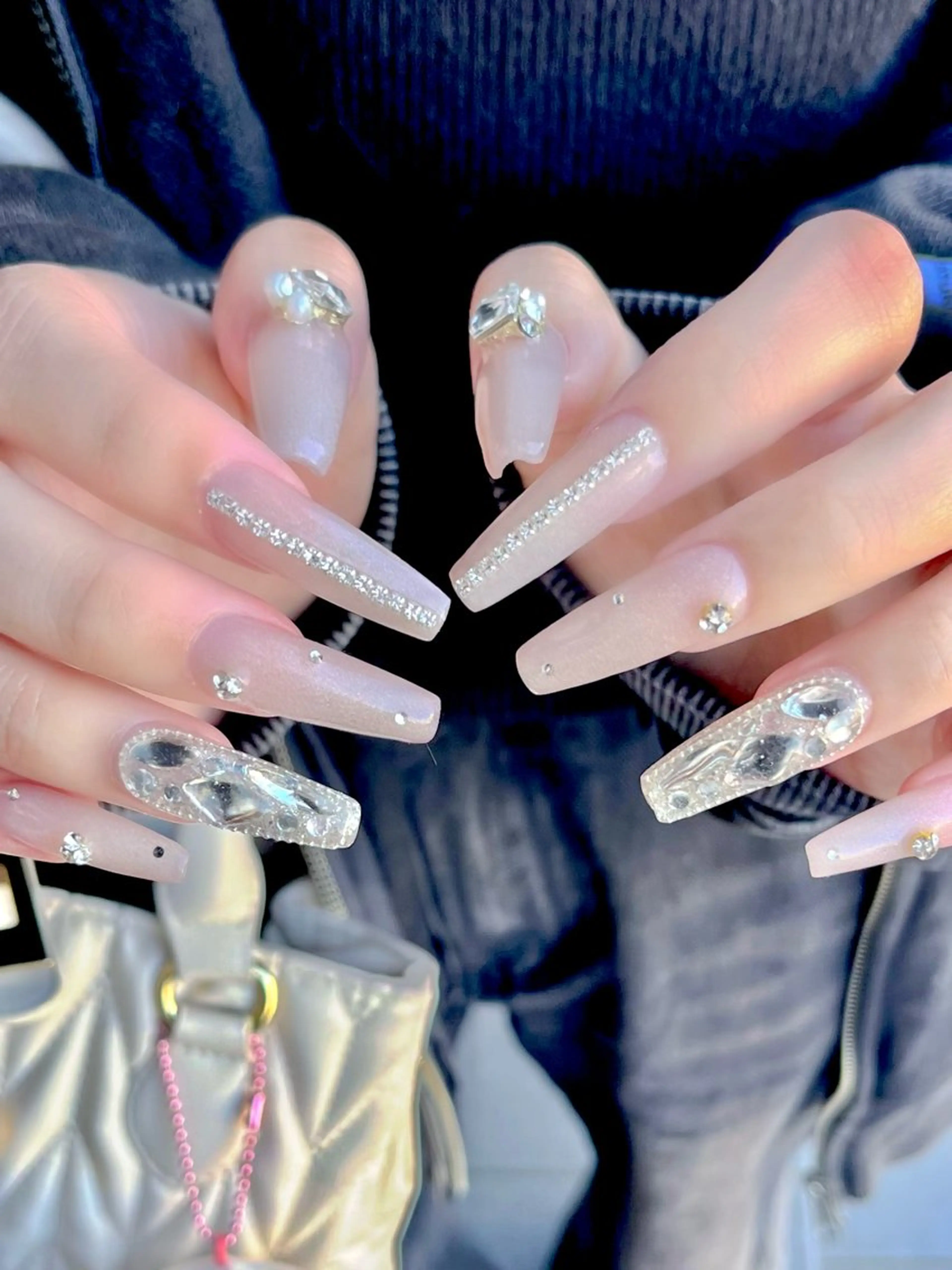 ネイル キラキラネイル ロングネイル マグネットネイル ワンカラーネイル スカルプネイル nine.🦋 YUKOのネイルデザイン