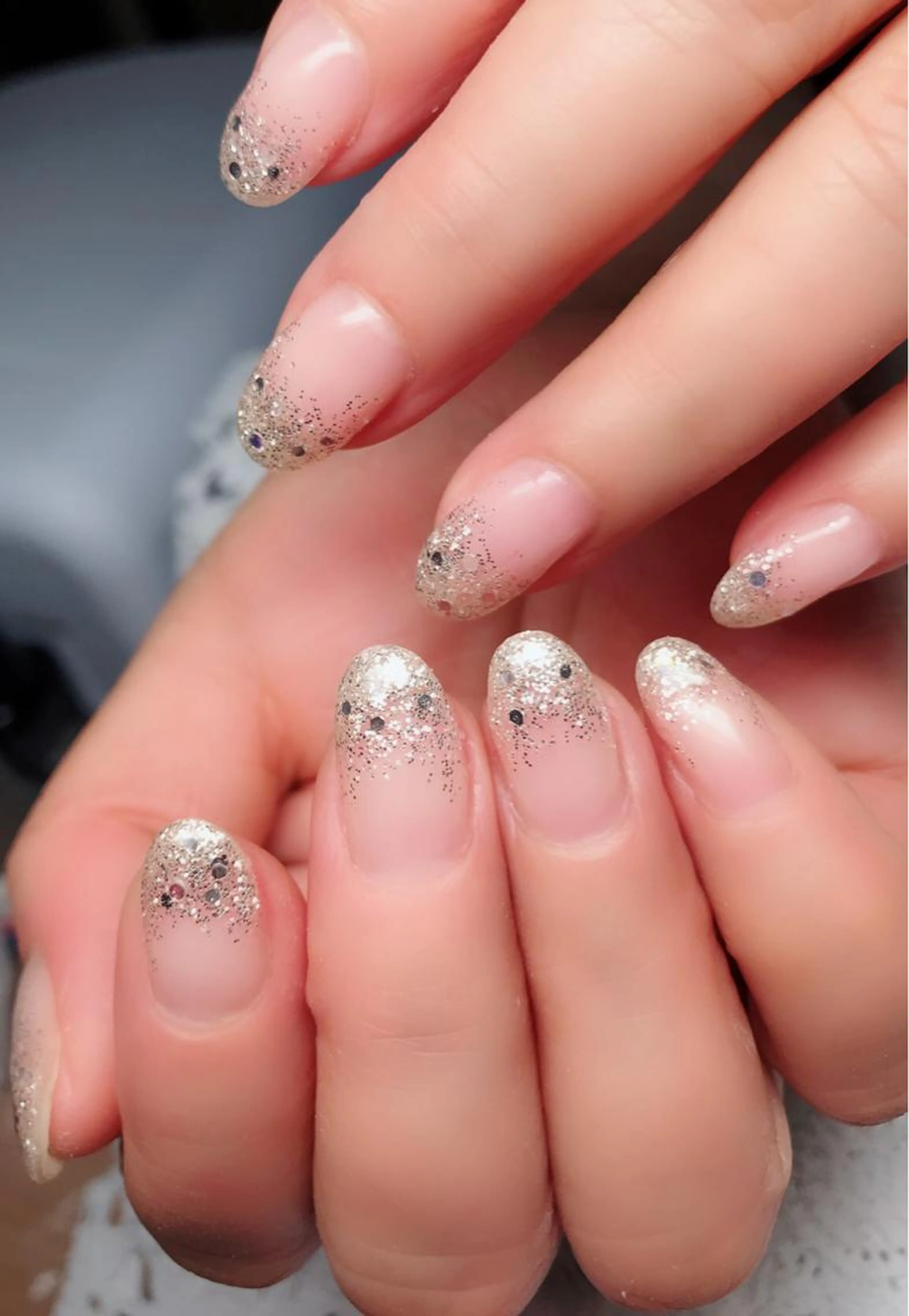 ラメグラネイルの写真