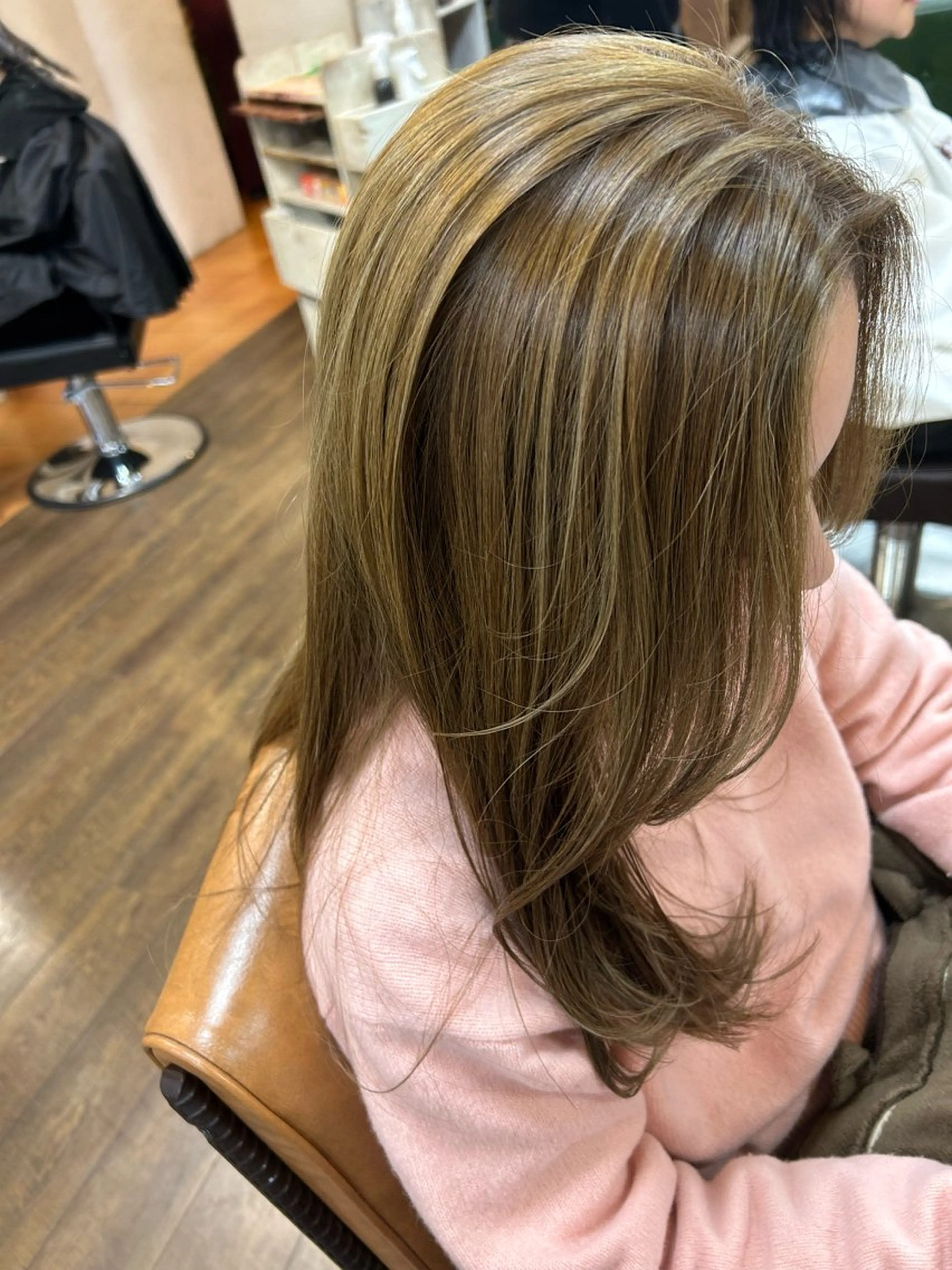 ロング カラー ベージュカラー ブリーチ ブリーチなしカラー オリーブベージュ 徳 永のヘアスタイル