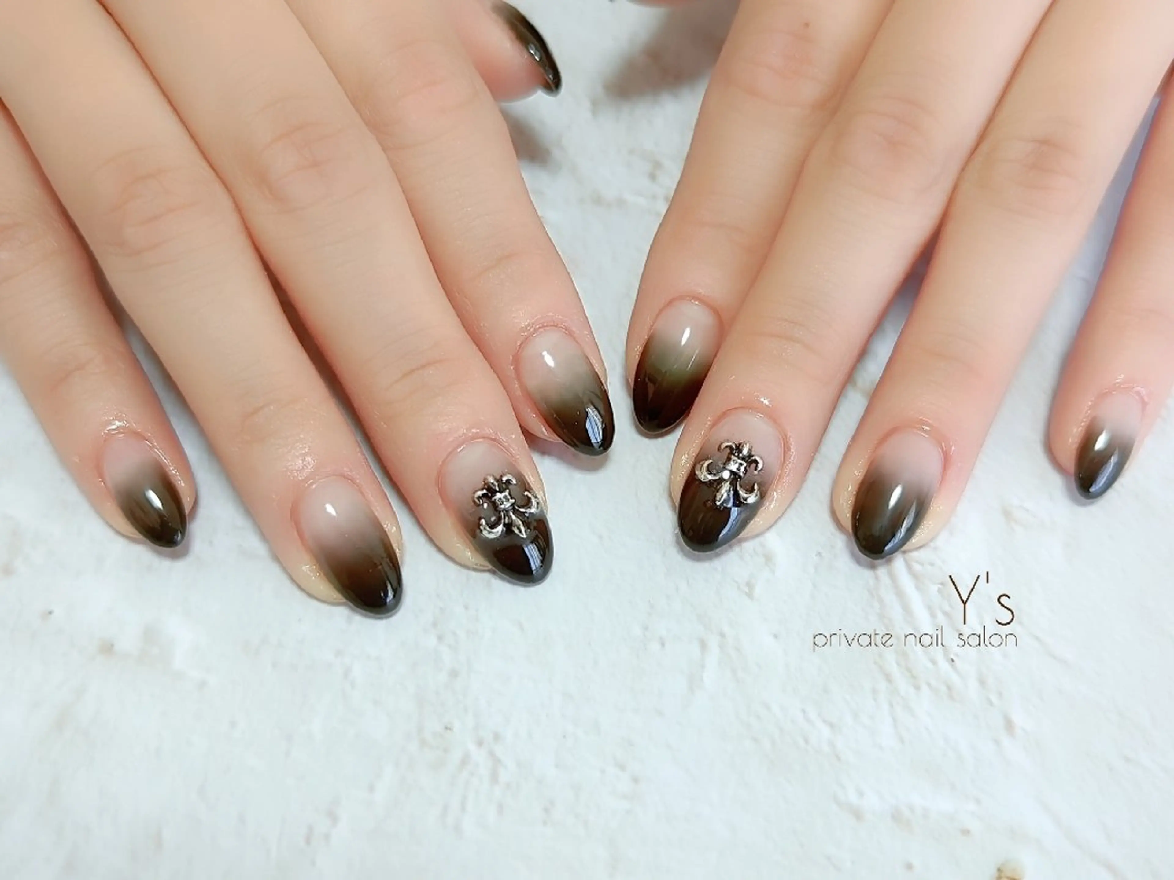 ネイル ハンドネイル YUMI NAGAI  のネイルデザイン