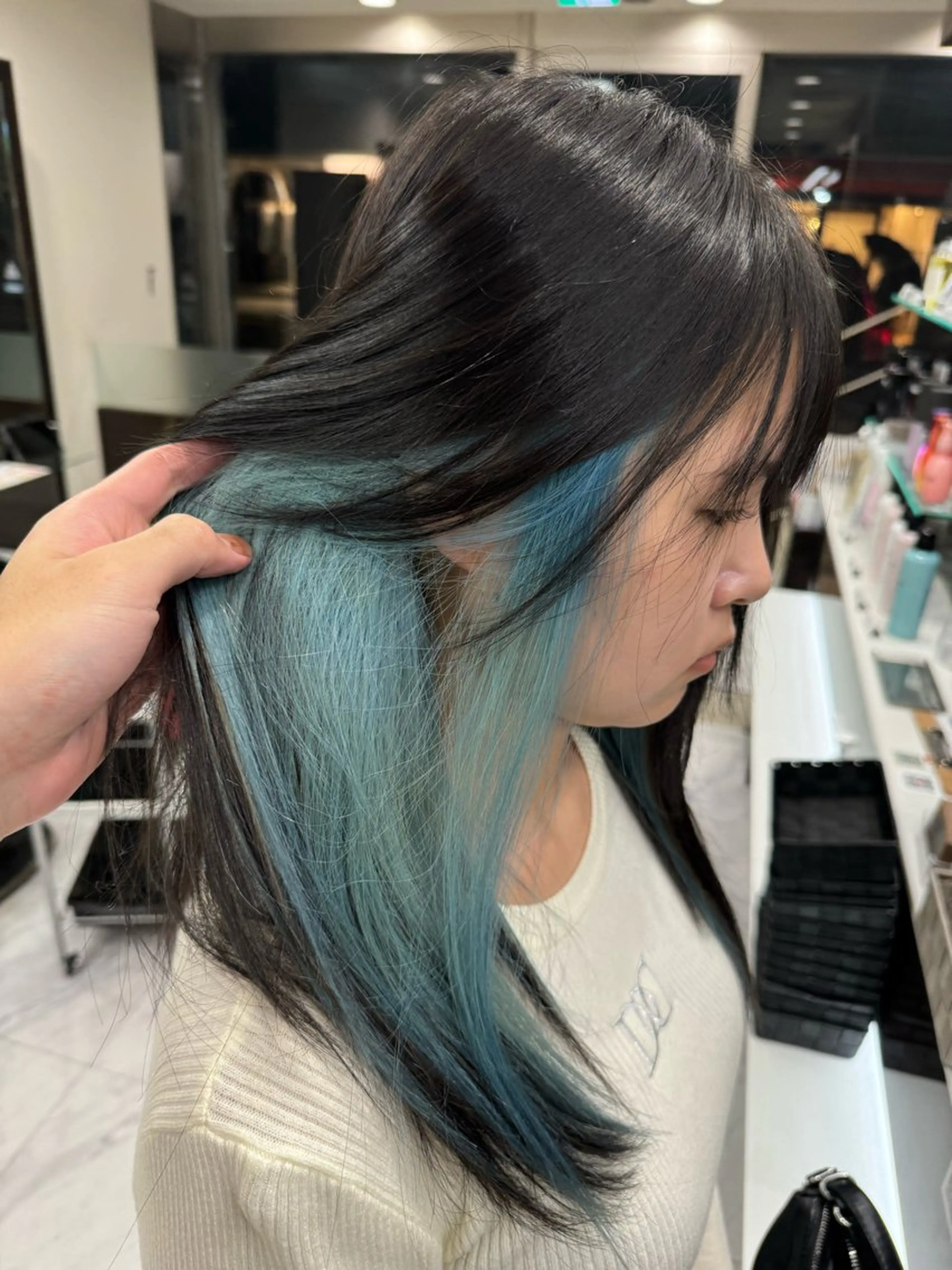 ロング カラー ヘアアレンジ 切りっぱなしボブ ミストバング 黒髪 ブリーチ ブルーカラー ヘアカラー トリートメント 目黒 碧人のヘアスタイル