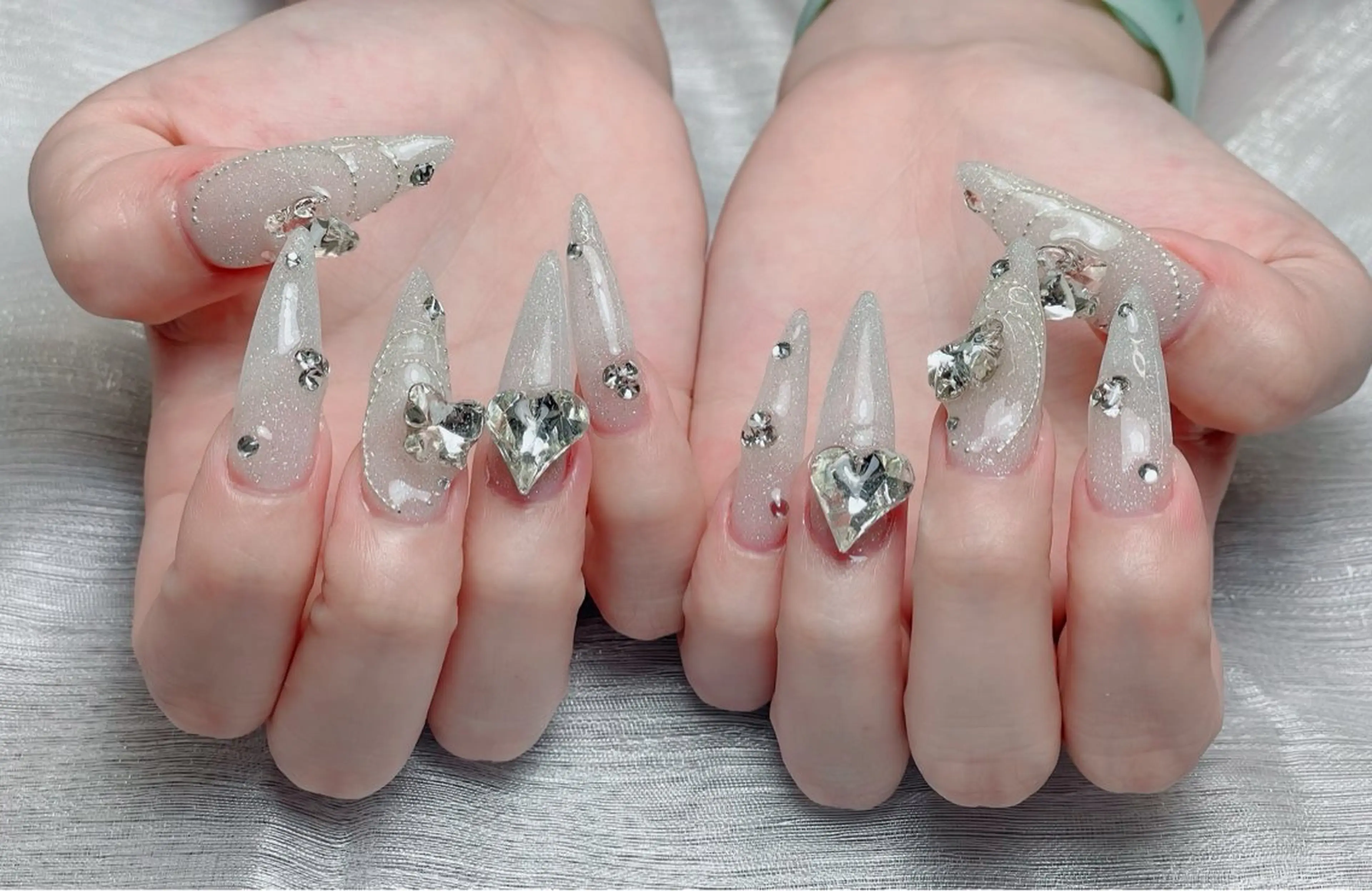 ネイル クリアネイル 長さ出し ゴージャス キラキラネイル 韓国ネイル 中野駅から2分 MEO NAILのネイルデザイン