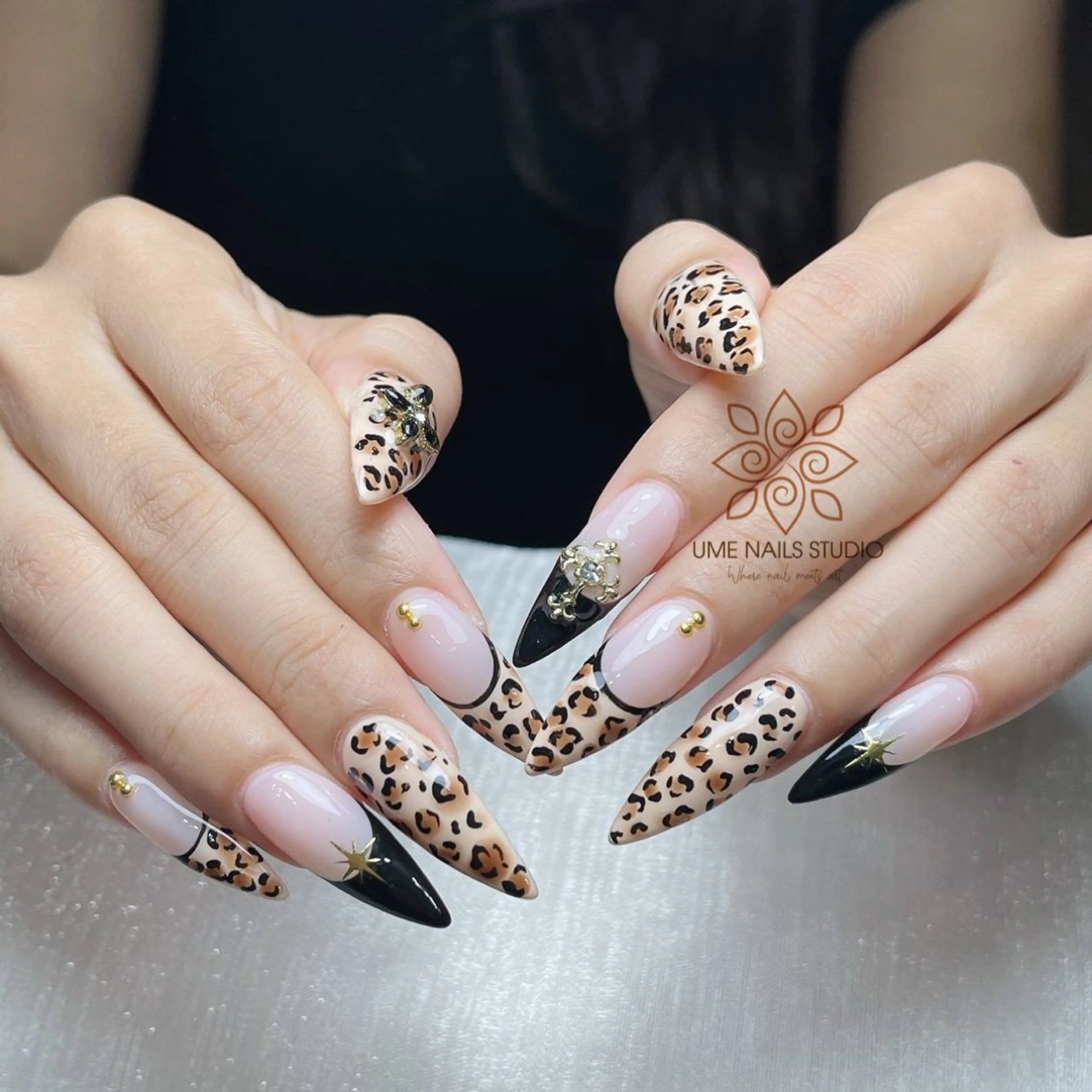 ネイル チークネイル クリアネイル ガーリー キラキラネイル 韓国ネイル Ume Nail Studioのネイルデザイン