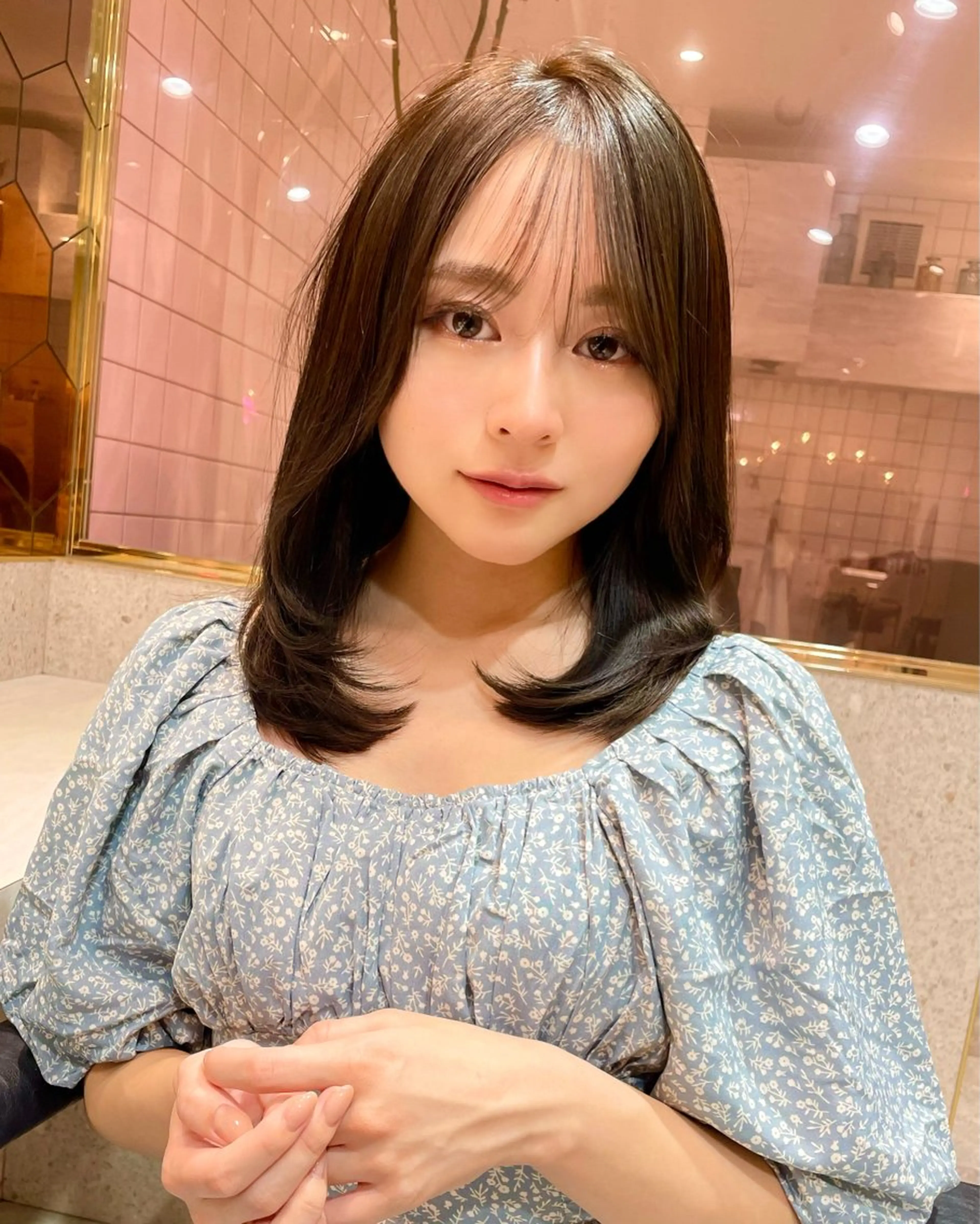 ミディアム カラー ベージュカラー ブリーチ 透明感カラー ダブルカラー グレージュ カット ヘアカラー トリートメント 韓国ヘア🤍顔周り/ 髪質改善✨/林遼一郎のヘアスタイル