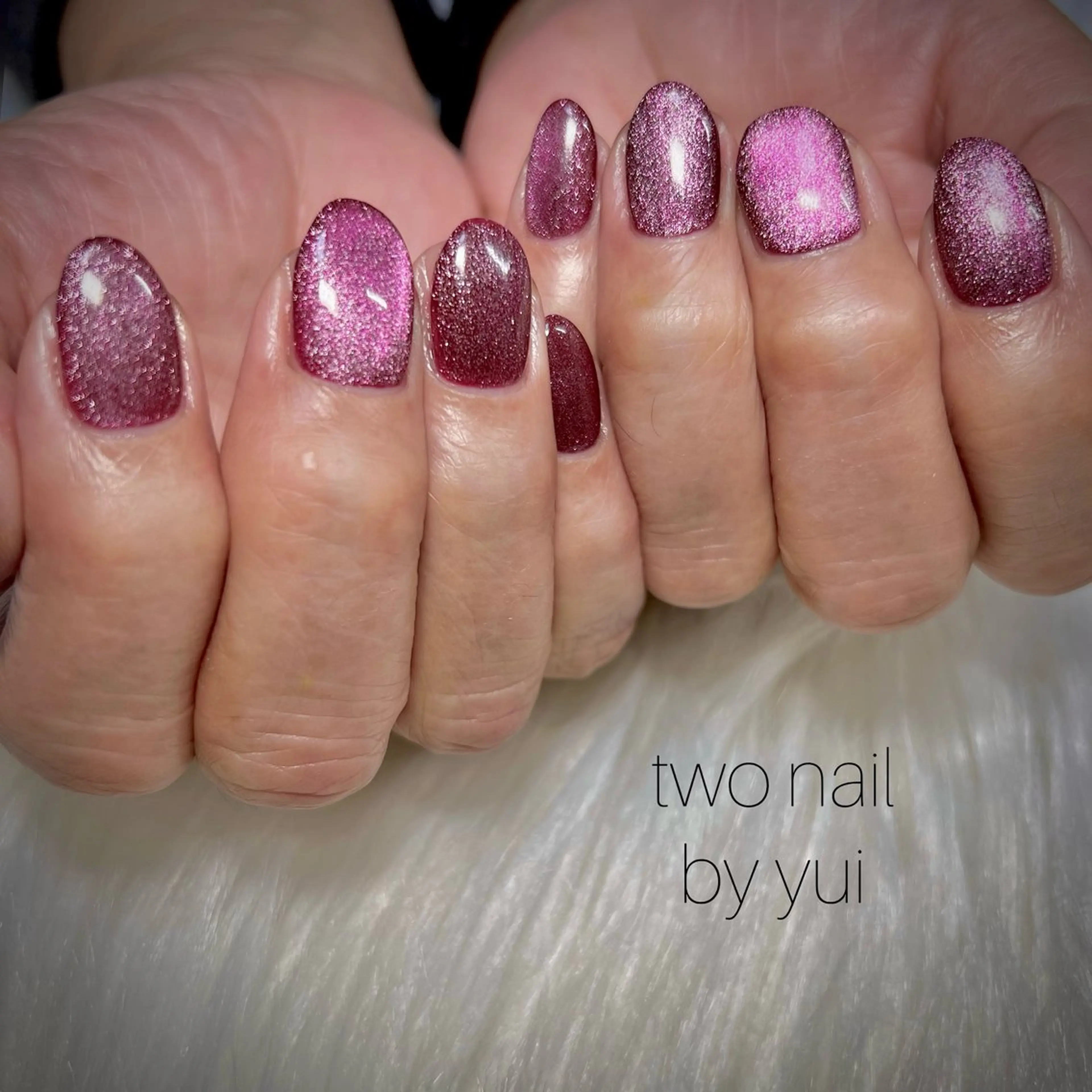 ネイル キラキラネイル マグネットネイル ネイルチップ ホワイト ハンドネイル two nailのネイルデザイン