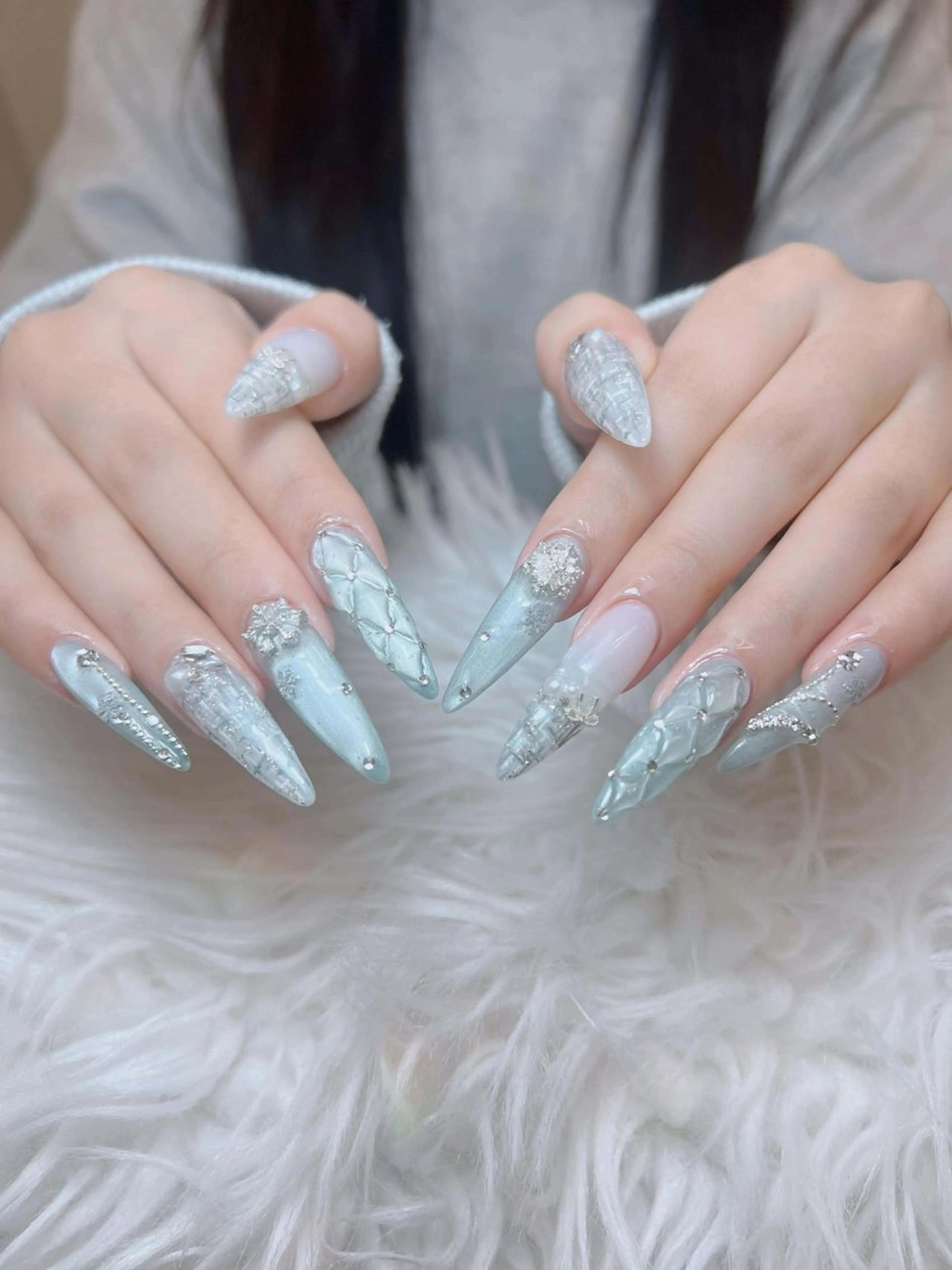 ネイル ハンドネイル ミン ゴテゴテネイルのネイルデザイン