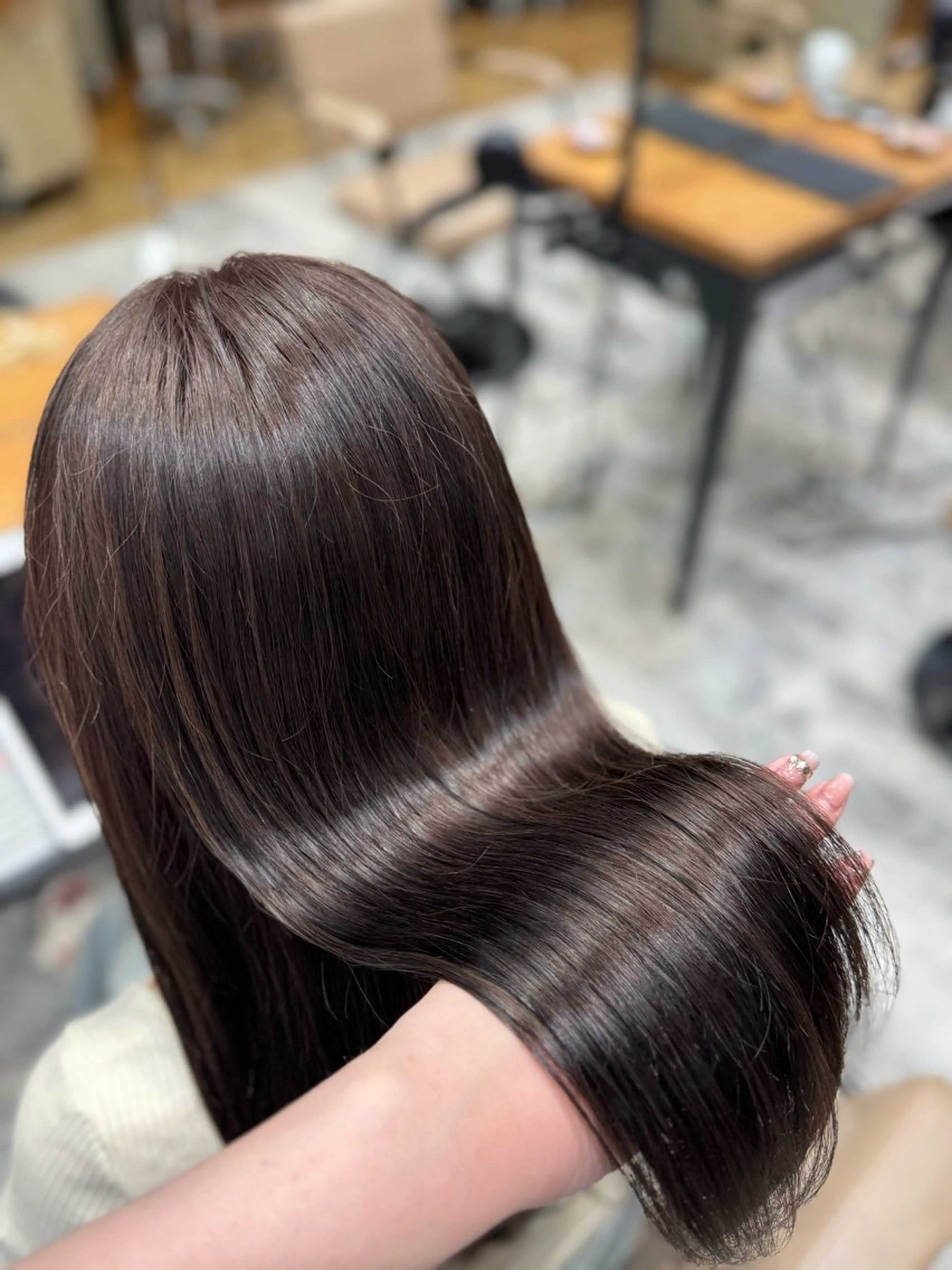 セミロング カラー セミロングパーマ ベージュカラー ブリーチ ブラウンカラー ショコラベージュ ヘアカラー 新宿透明感カラー 髪質改善/吉川怜奈のヘアスタイル