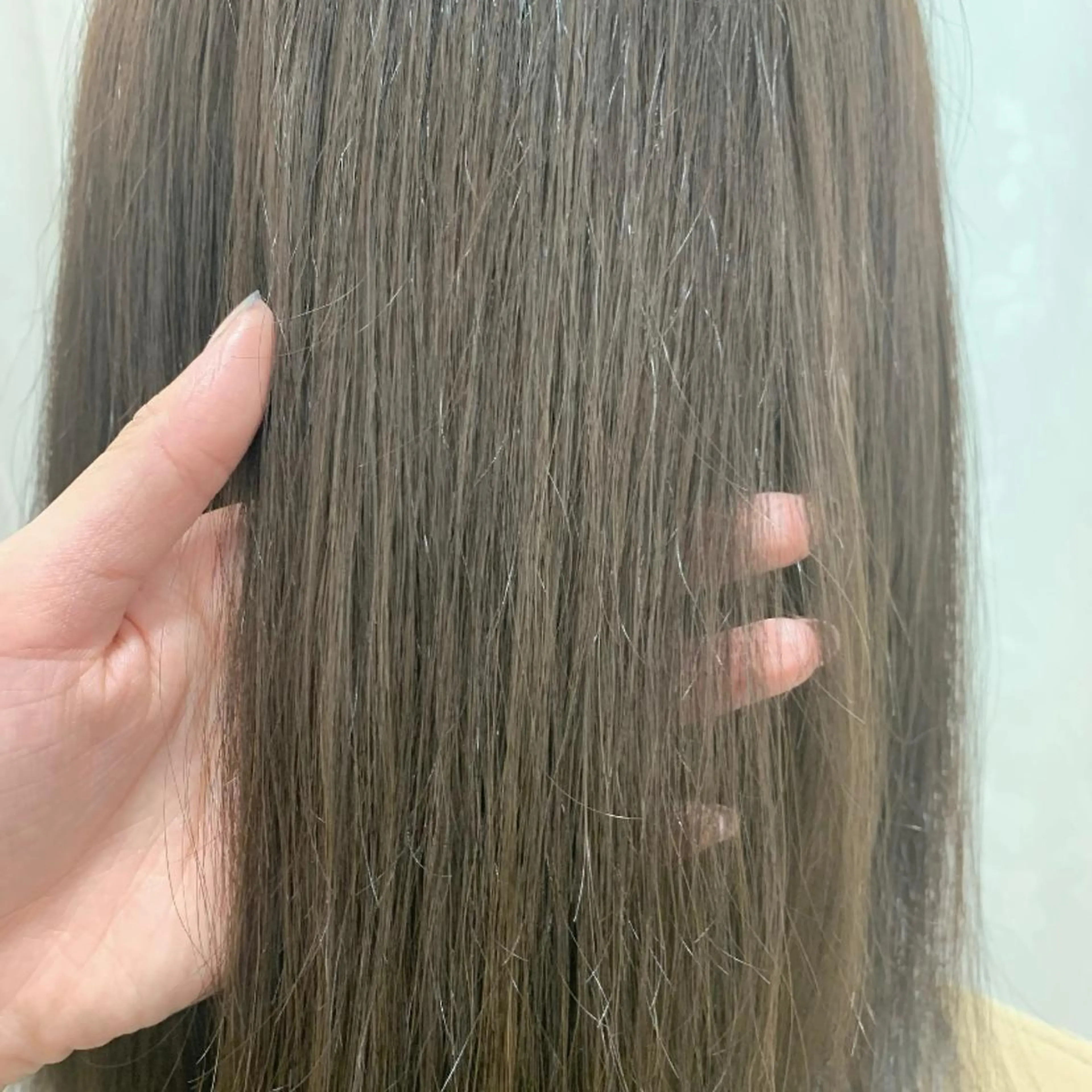 セミロング カラー アッシュ アッシュブラウン ブラウンカラー 池本 梨奈のヘアスタイル