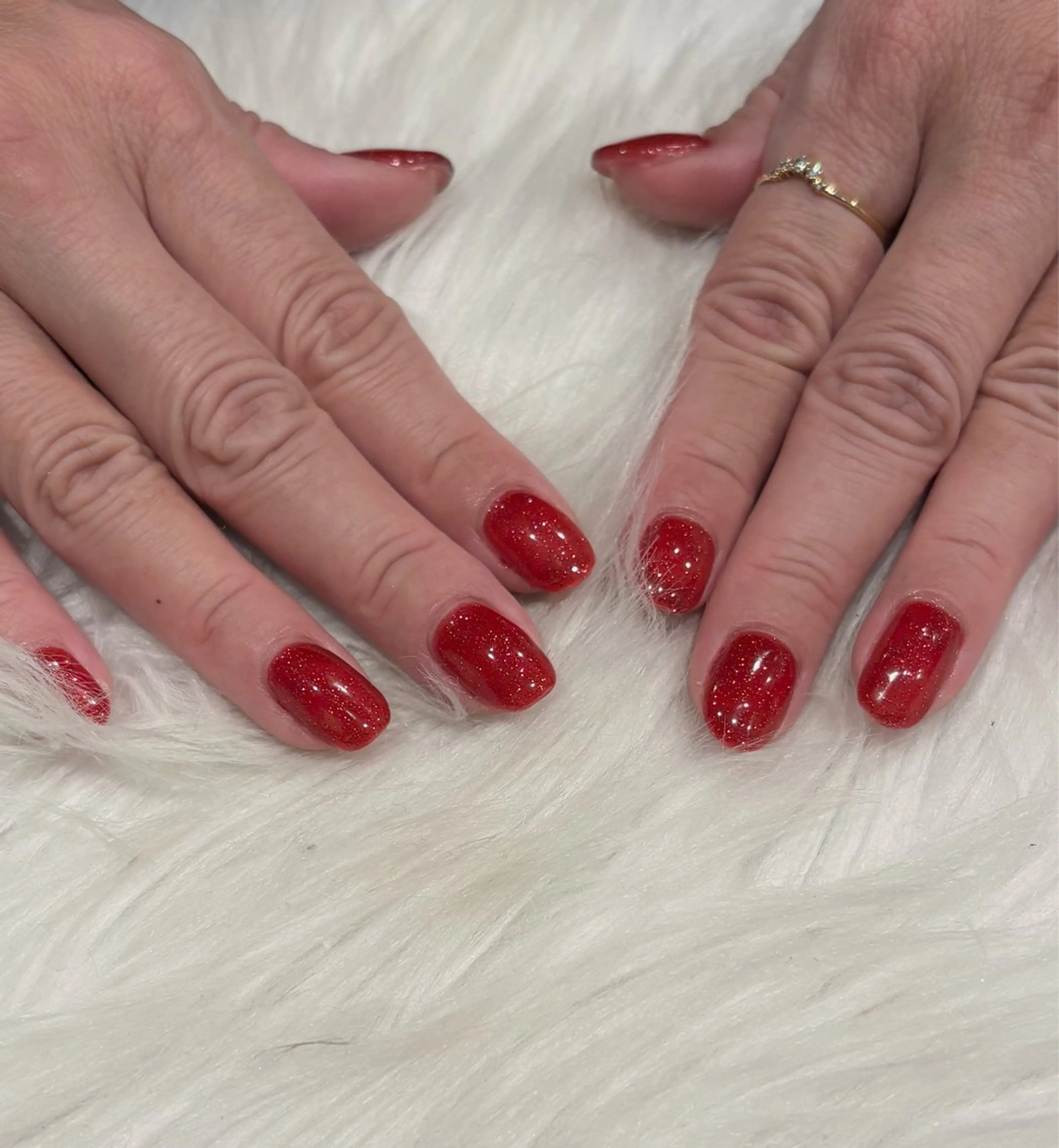 ネイル キラキラネイル ラメ(グリッター) 赤色 ハンドネイル Nobody_ AikAのネイルデザイン