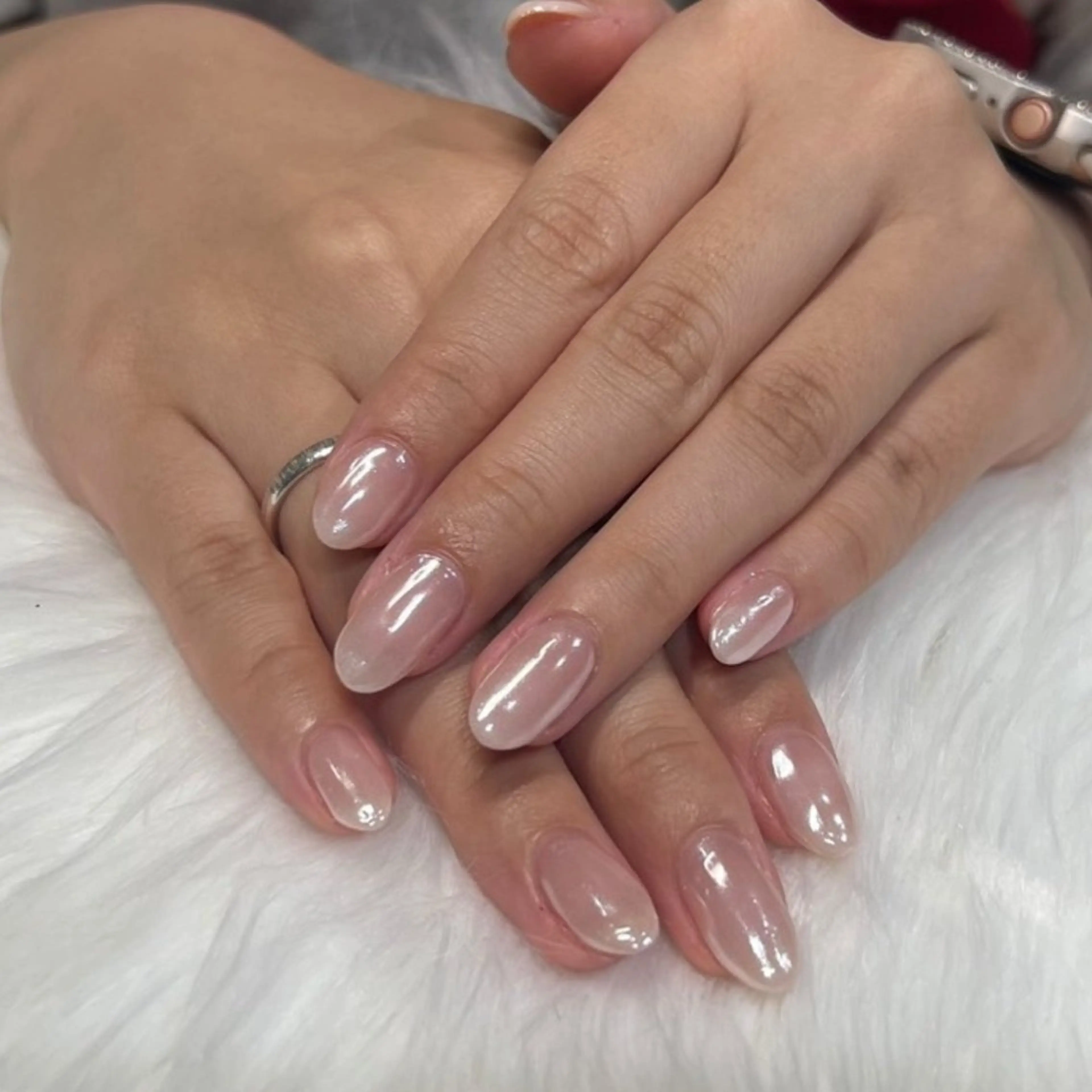 ネイル グラデーション ミラーネイル ワンカラーネイル ホワイト Nail Salon Lindaのネイルデザイン