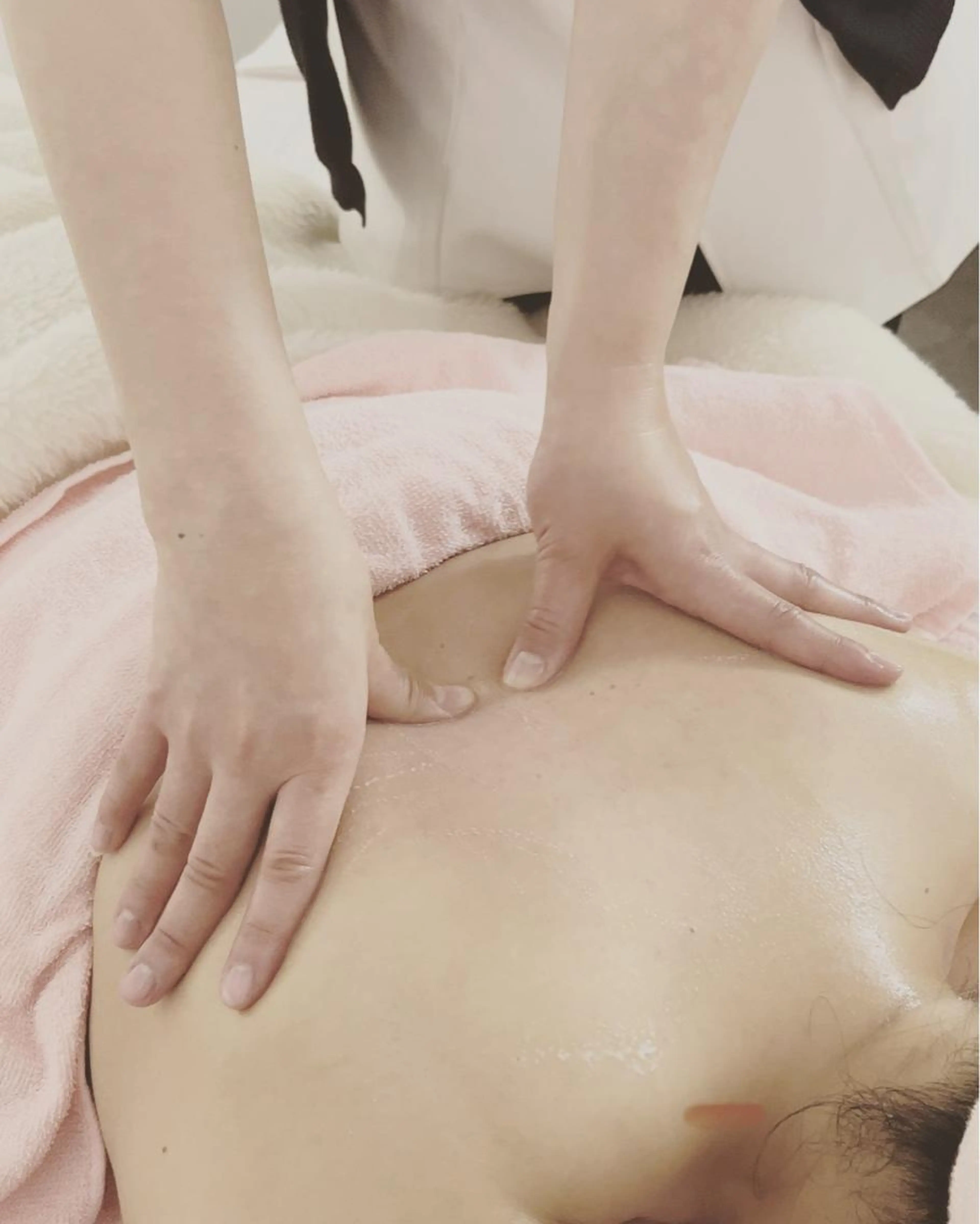 ハーブピーリング付きアロママッサージコースの写真