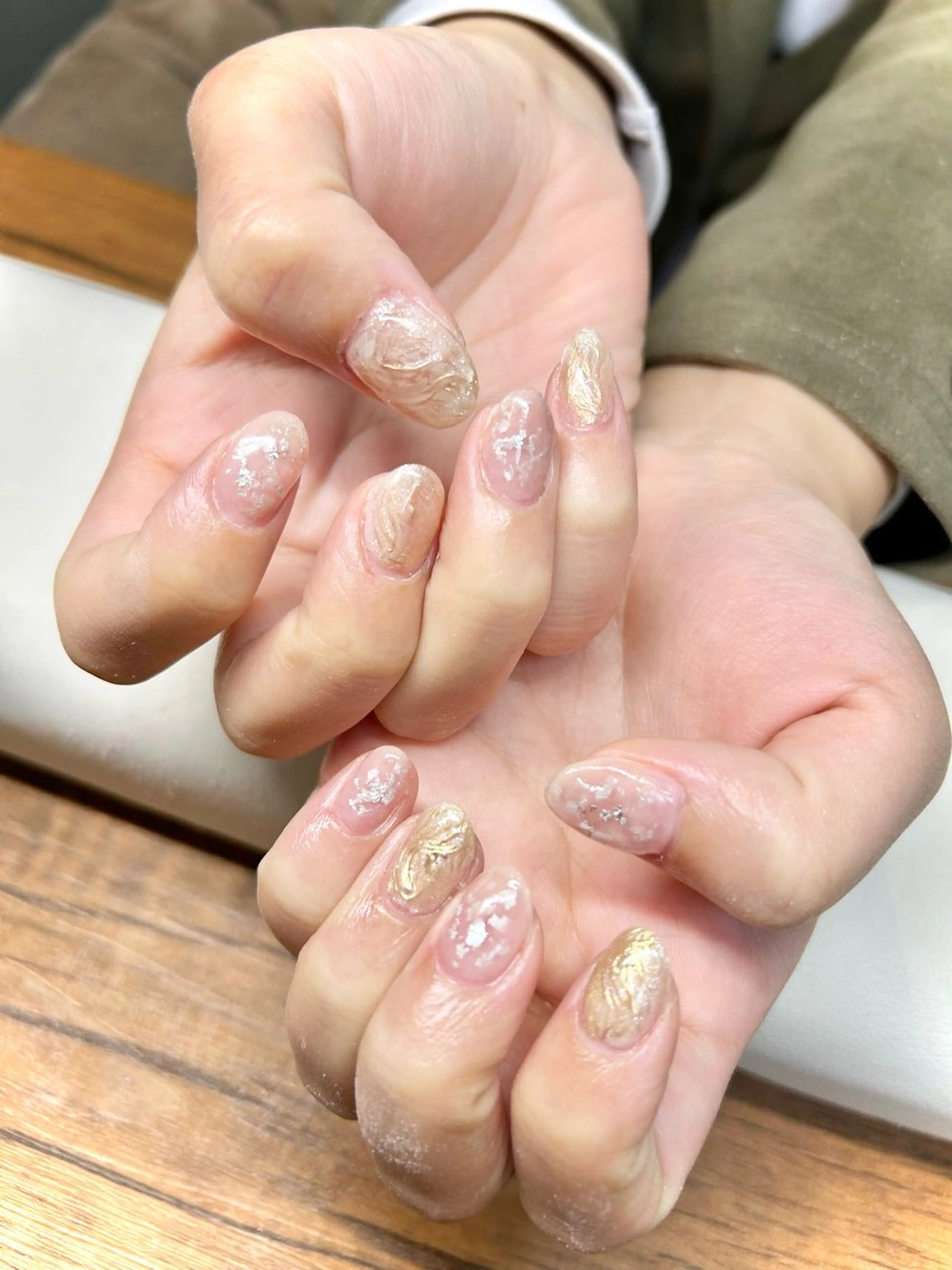 ネイル ニュアンスネイル ネイルサロンエーナイン札幌大通本店所属・宇野 舞美のネイルデザイン