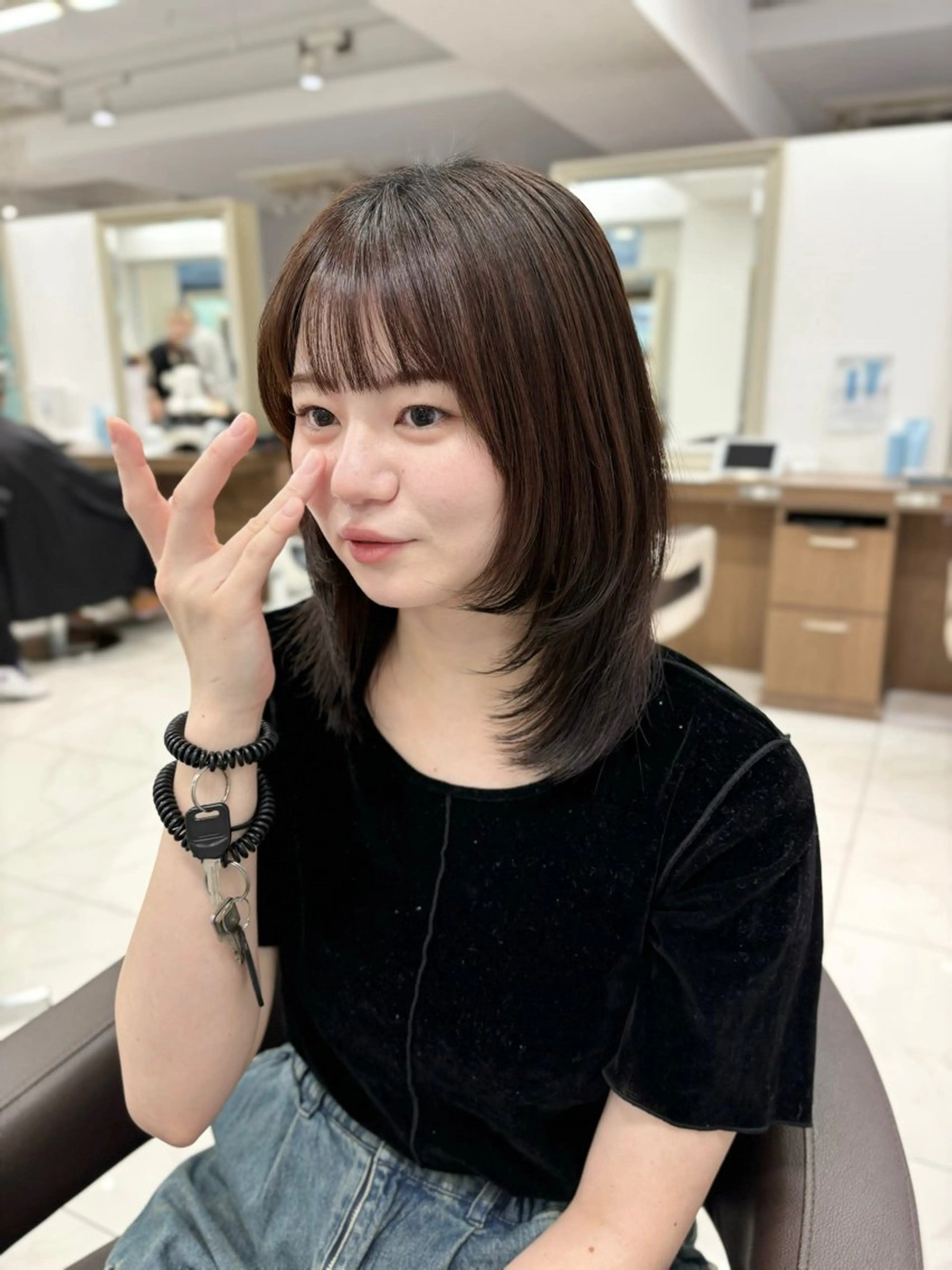 ミディアム 顔まわりレイヤー レイヤーカット 西山梨々【12/1〜 産休を頂きます🎀】のヘアスタイル