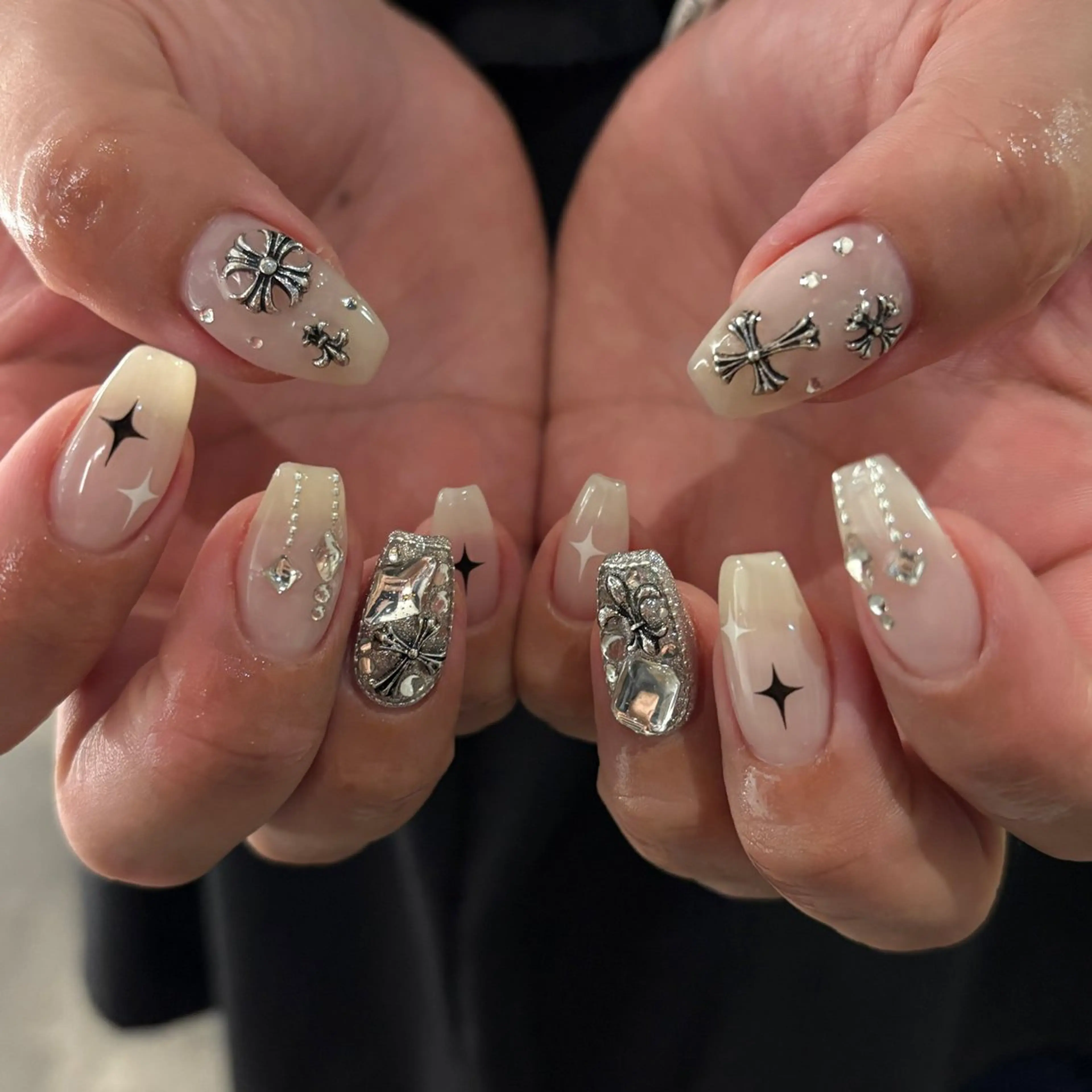 ネイル ハンドネイル sayaka 🩰のネイルデザイン