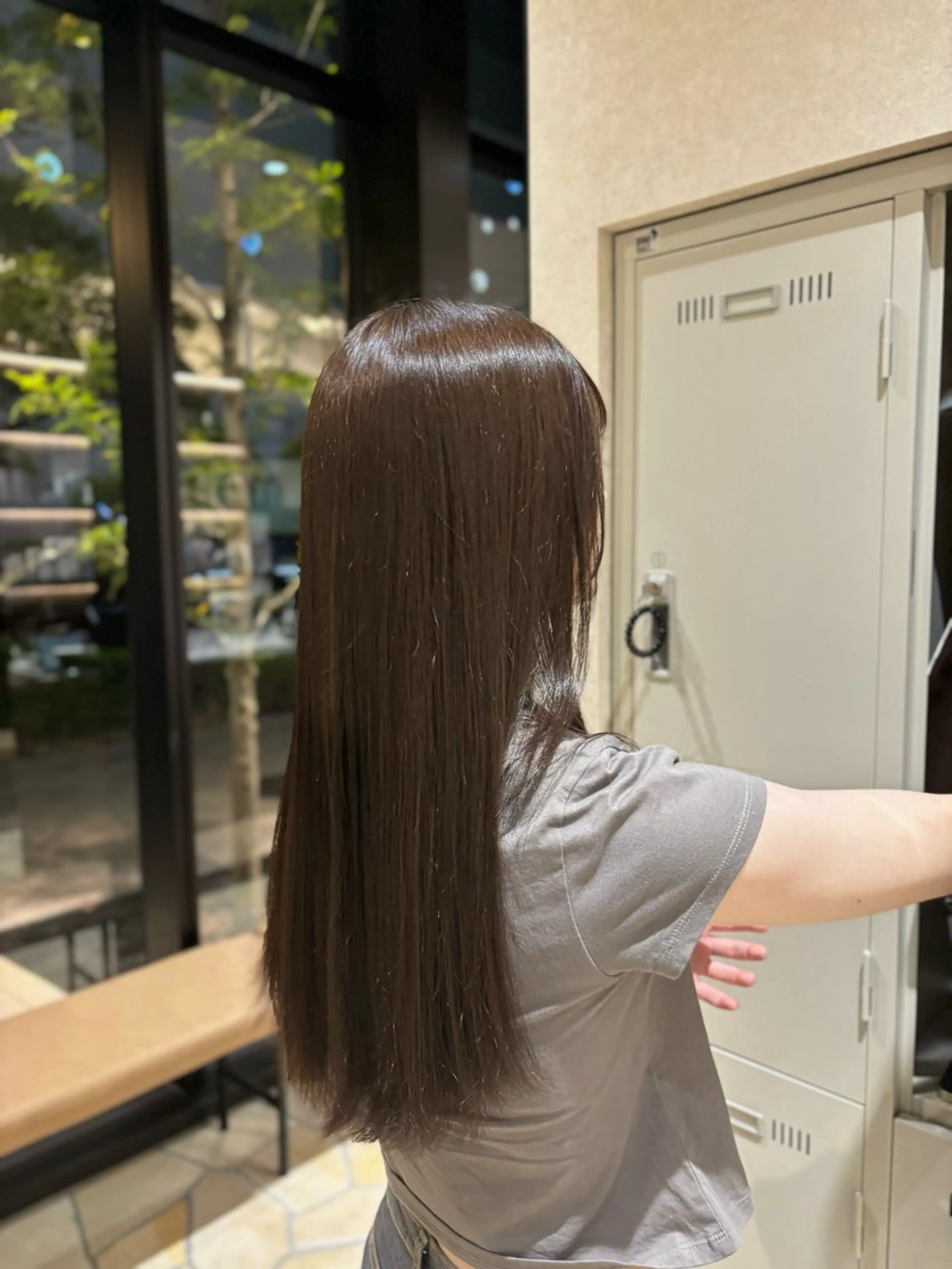 ロング 太田代 桃のヘアスタイル