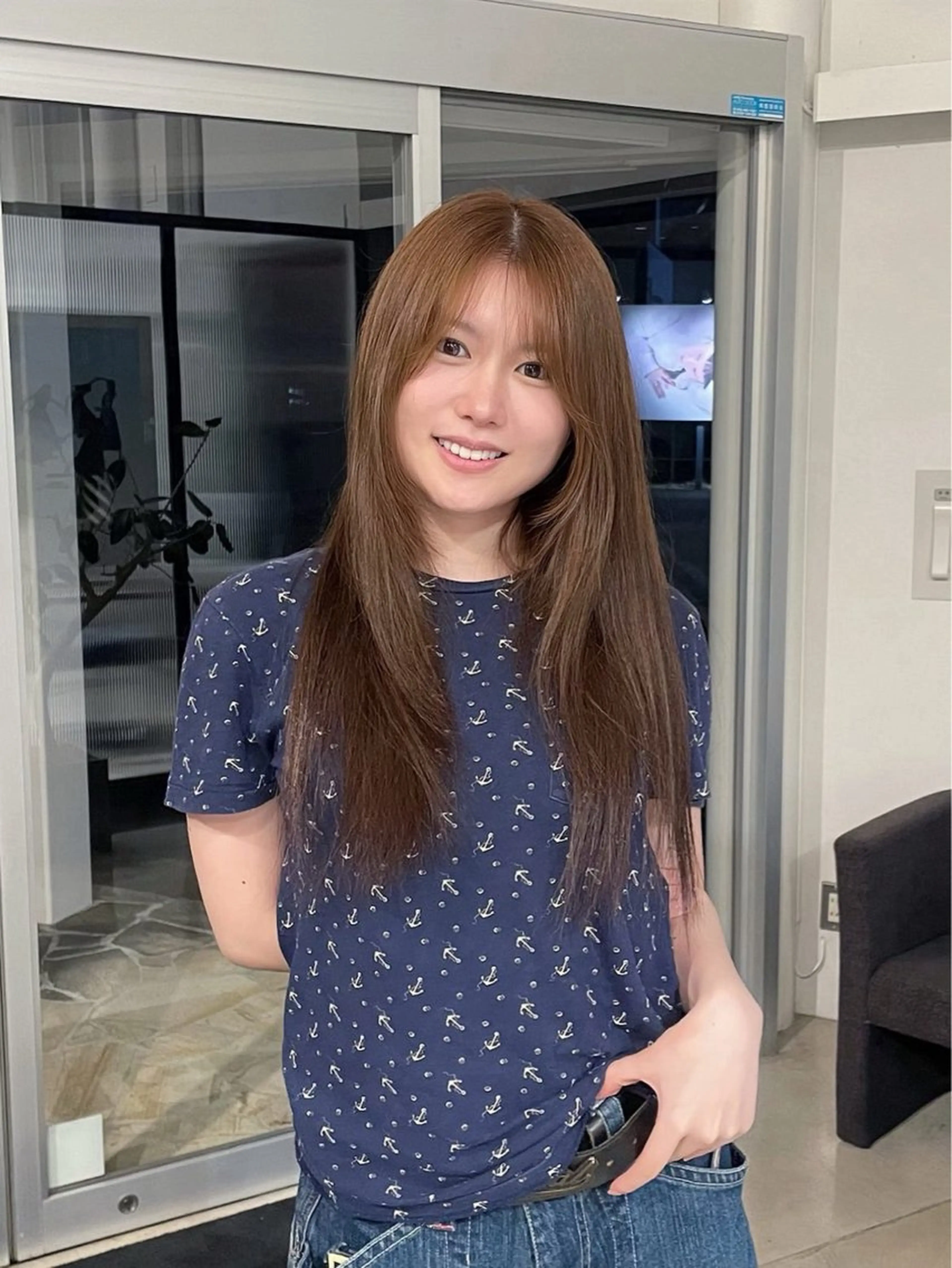 セミロング カラー 韓国ヘア/透明感カラ ー/メンズレディースのヘアスタイル