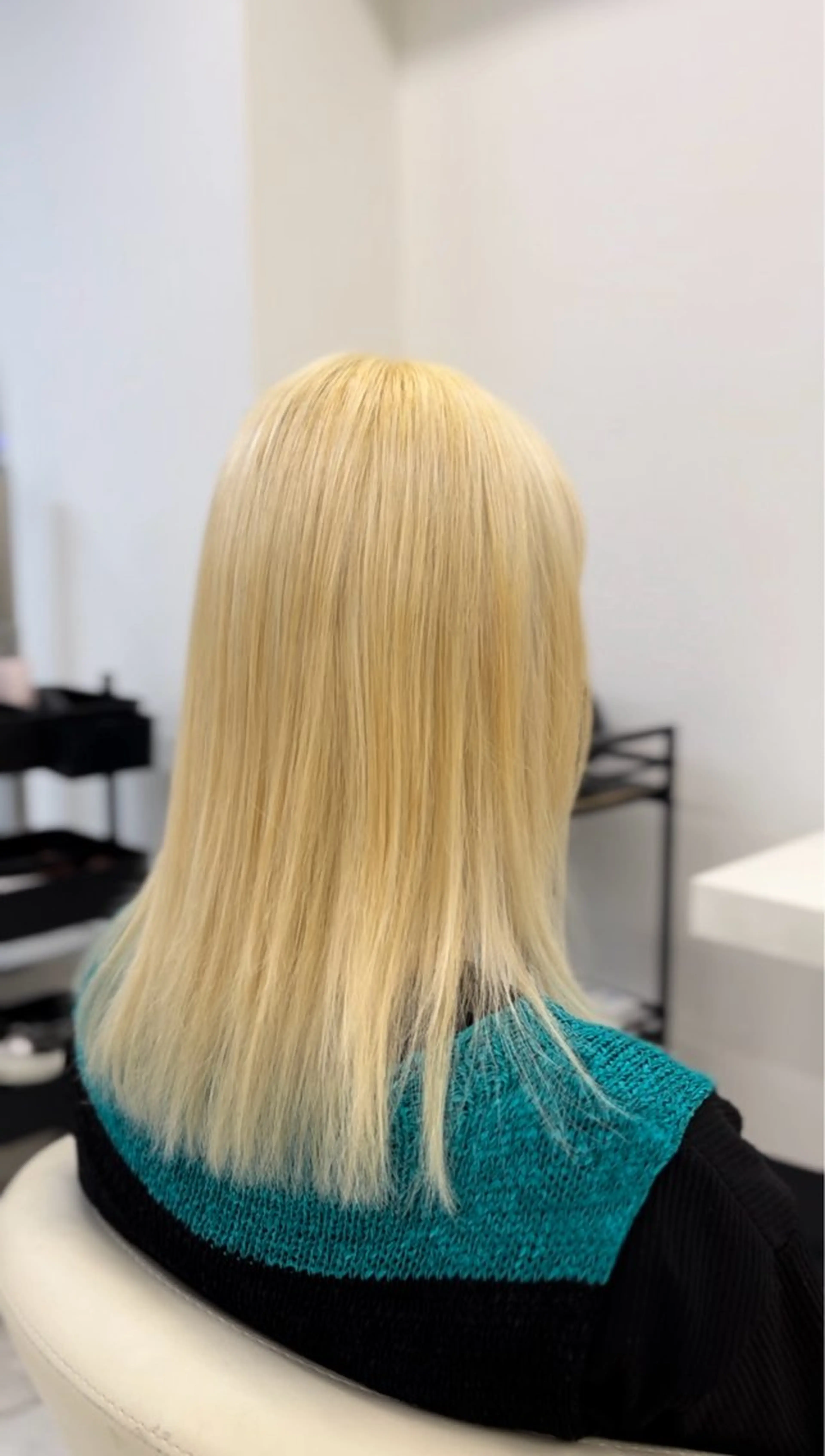 セミロング hiromu/ レイヤー/暗髪/渋谷のヘアスタイル