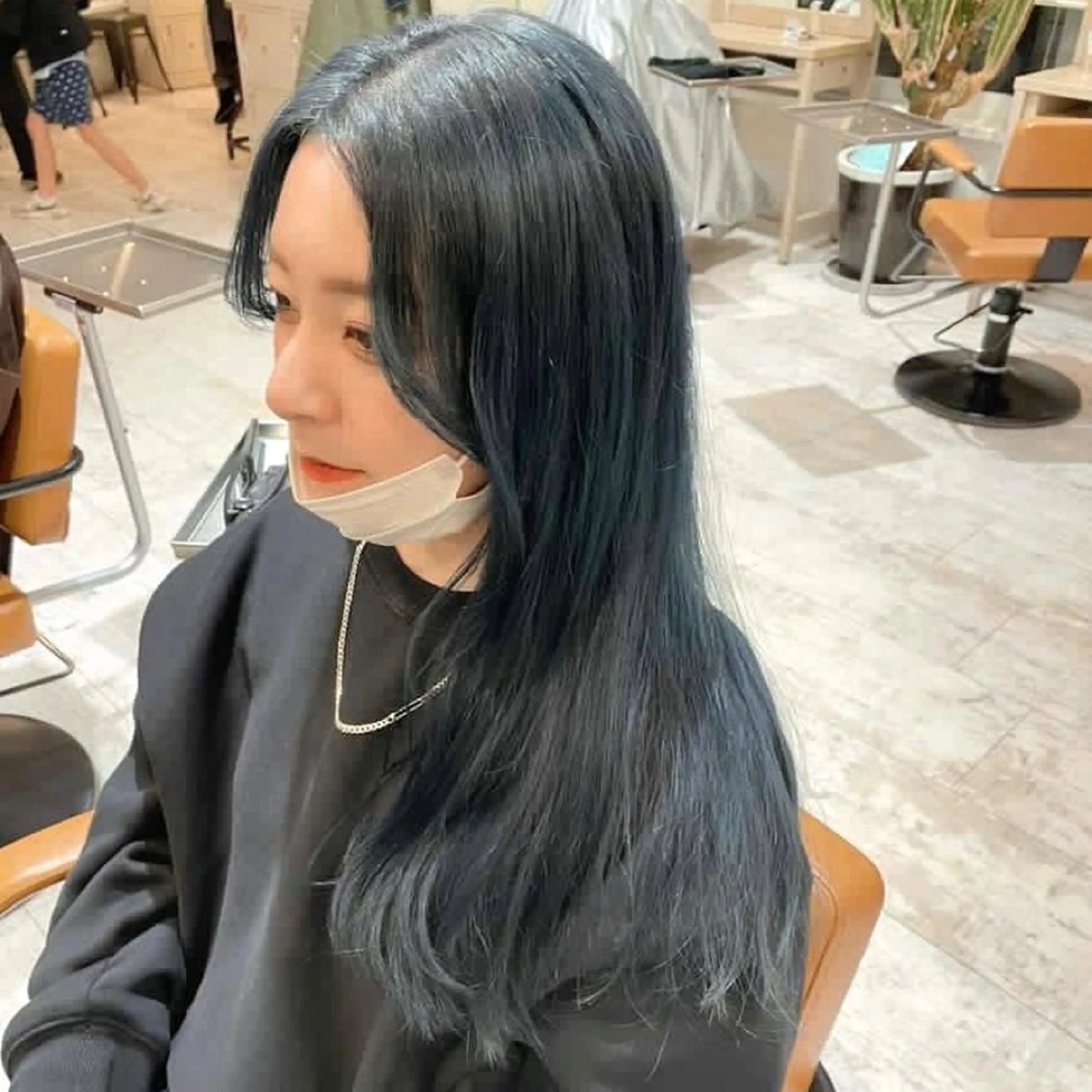 ロング ヘアカラー 🍒マツダ エナ‎🤍のヘアスタイル