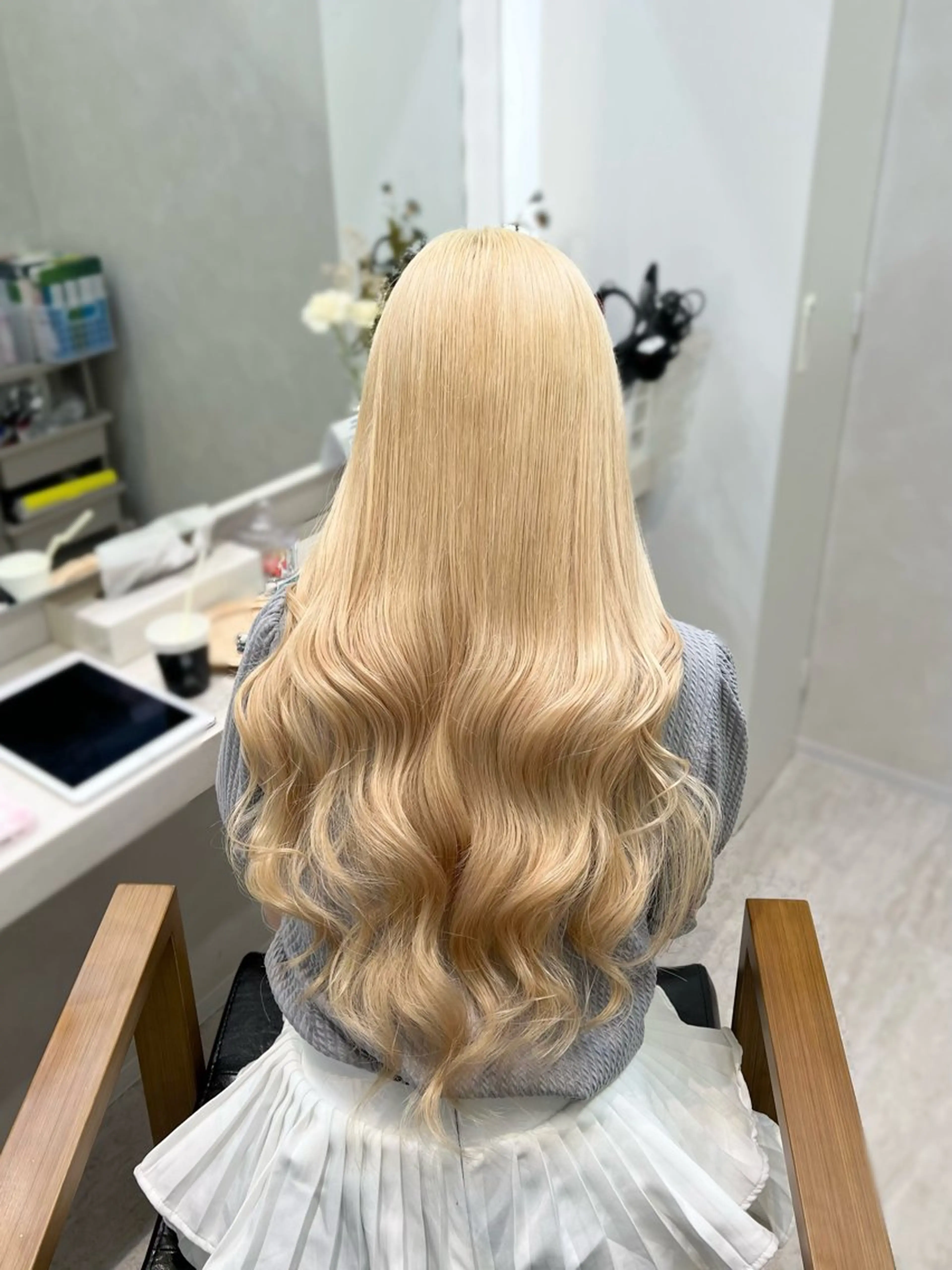 ロング カラー ブリーチ 抜きっぱなしブロンド ブロンド 菅村 緋莉🎀ガーリーヘアのヘアスタイル