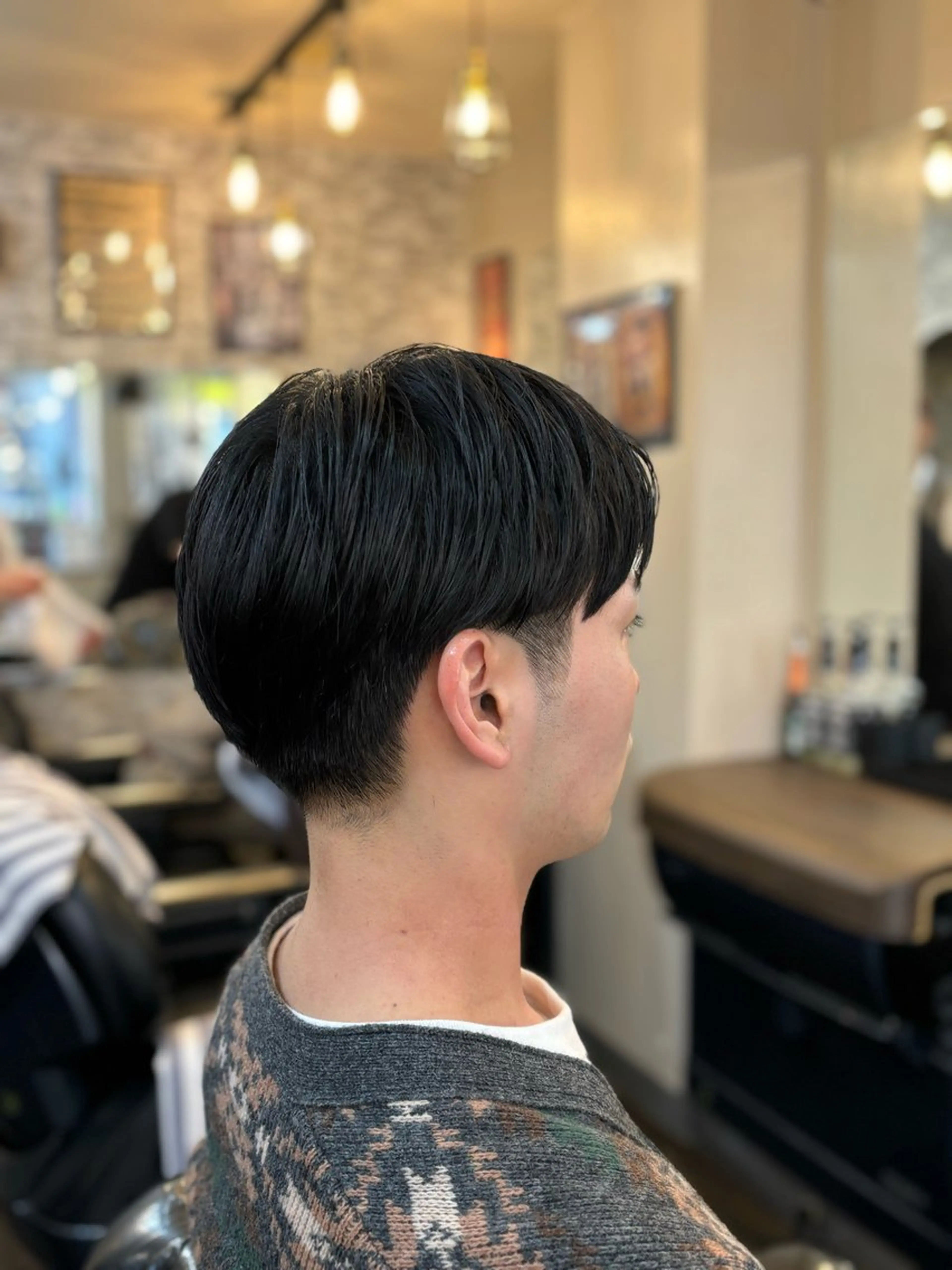 ミディアム メンズ センターパート ツーブロック ヘアーサロンラムール所属・AKI ーのヘアスタイル