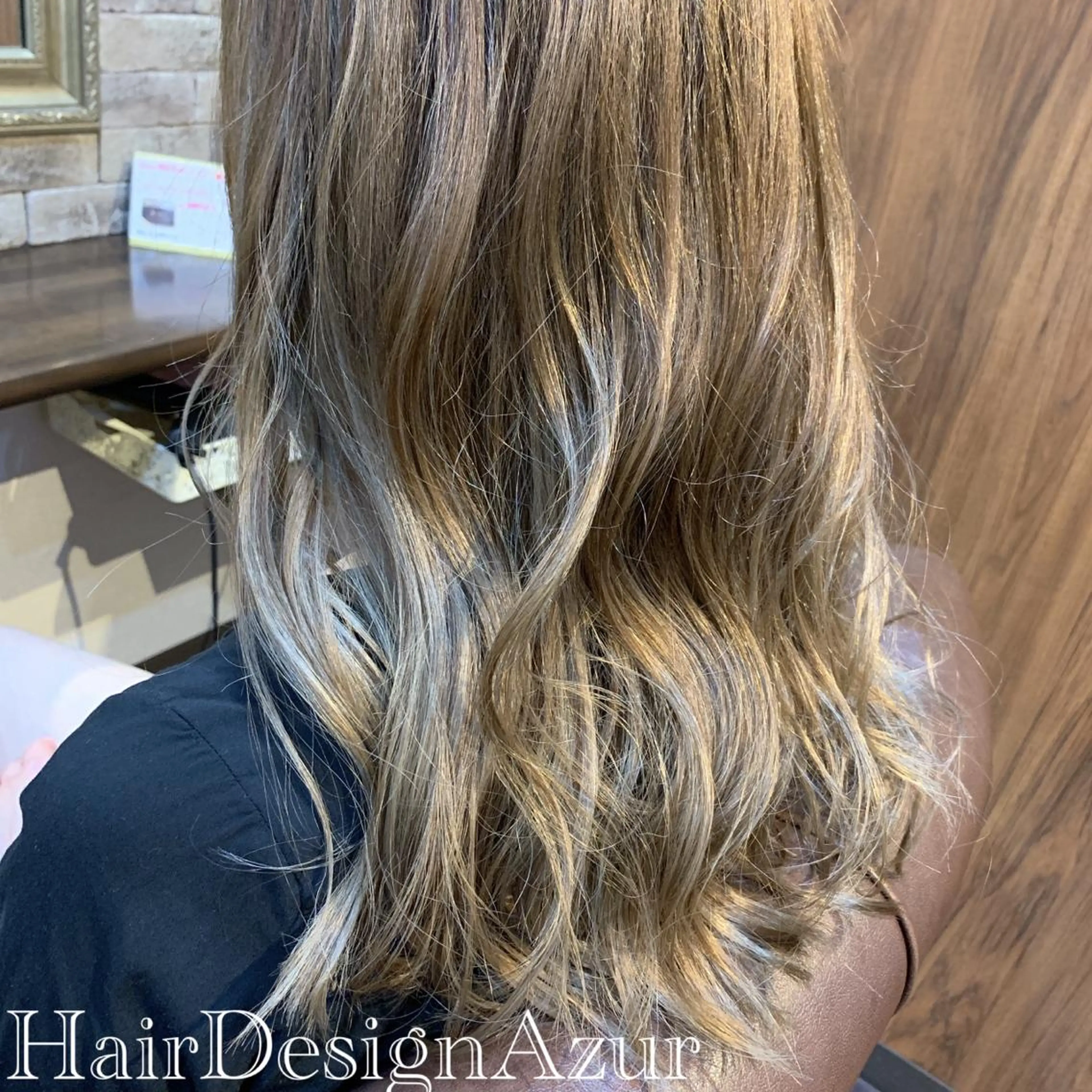 ロング カラー HairDesign Azurのヘアスタイル