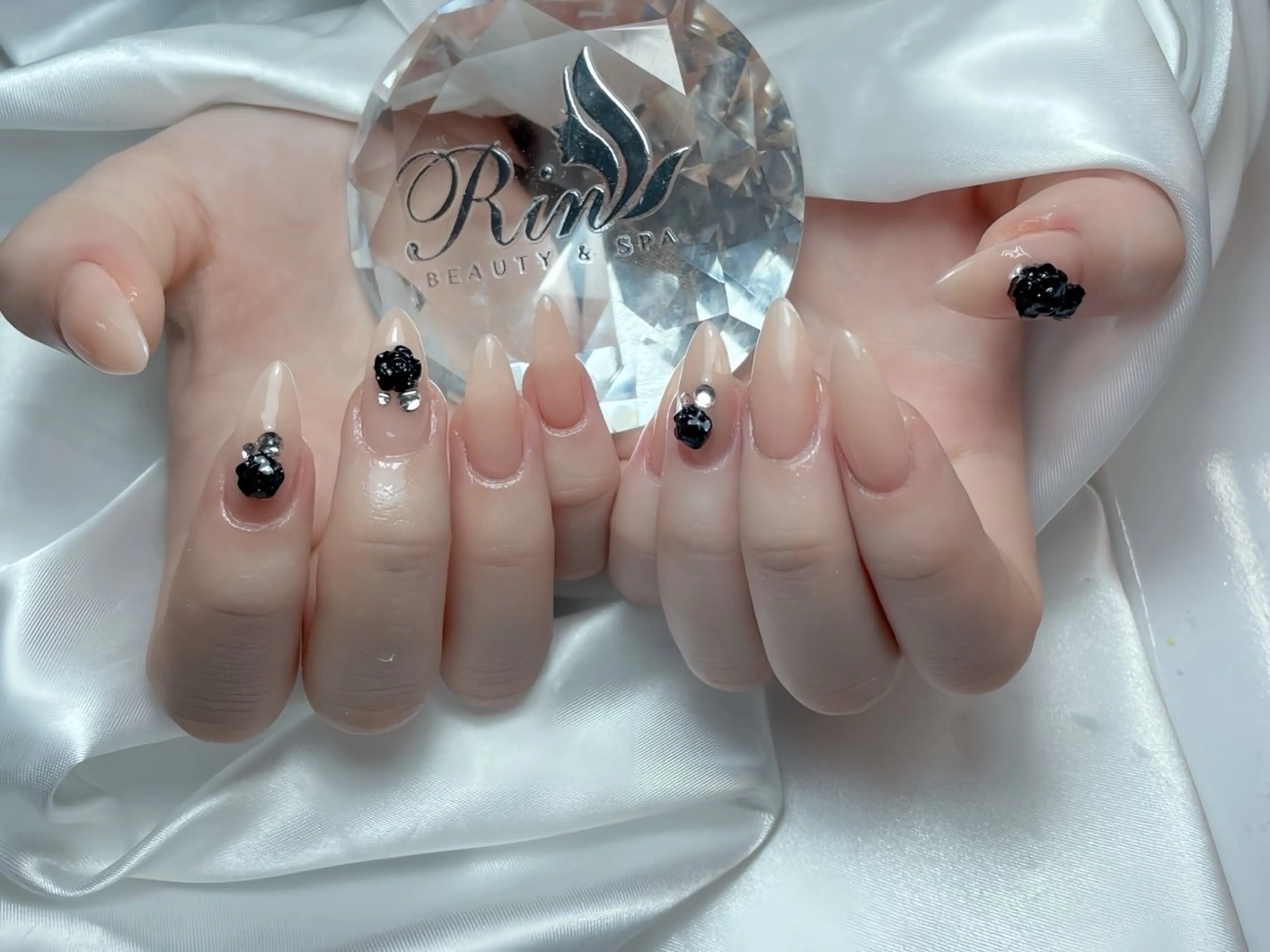 ネイル アートネイル チークネイル ジェルネイル ロングネイル マグネットネイル ハンドネイル Rin Nail 新大久保店のネイルデザイン