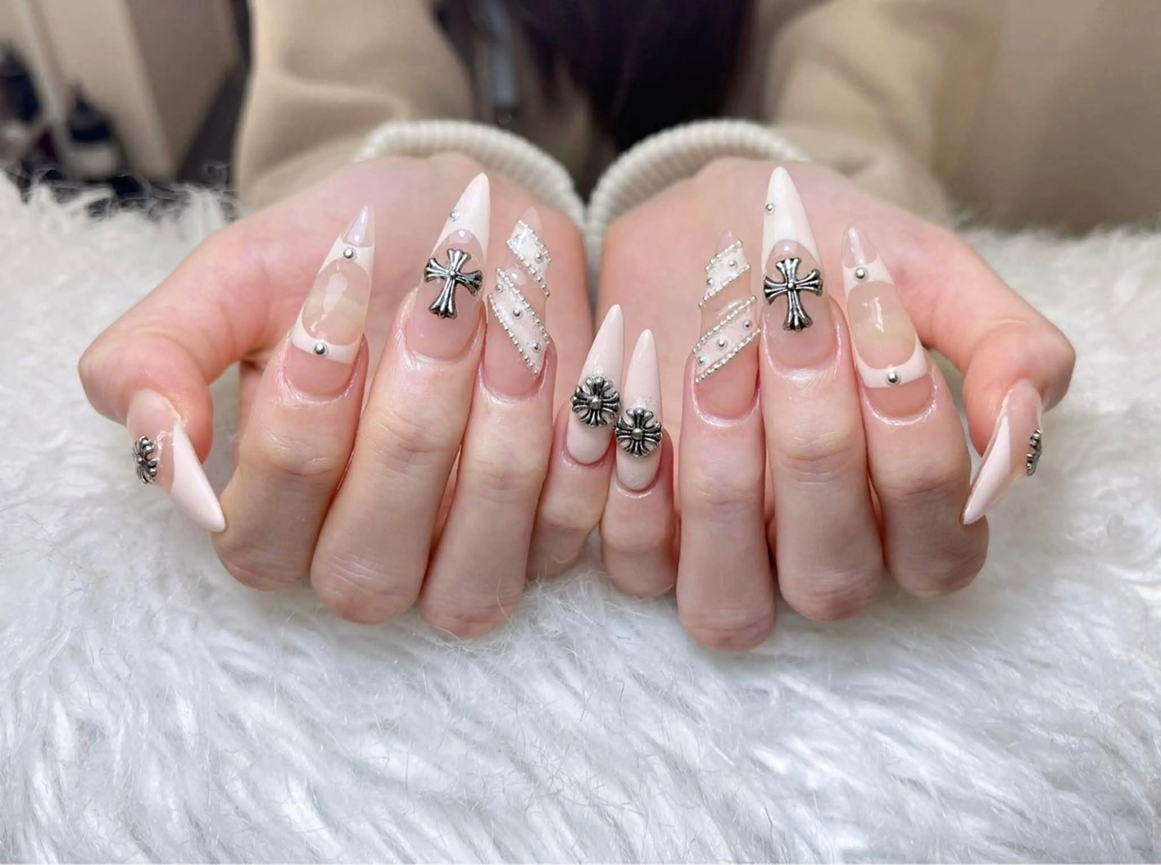 ネイル フレンチネイル ジェルネイル ガーリー 韓国ネイル ロングネイル ハンドネイル NieNail Nezukoのネイルデザイン