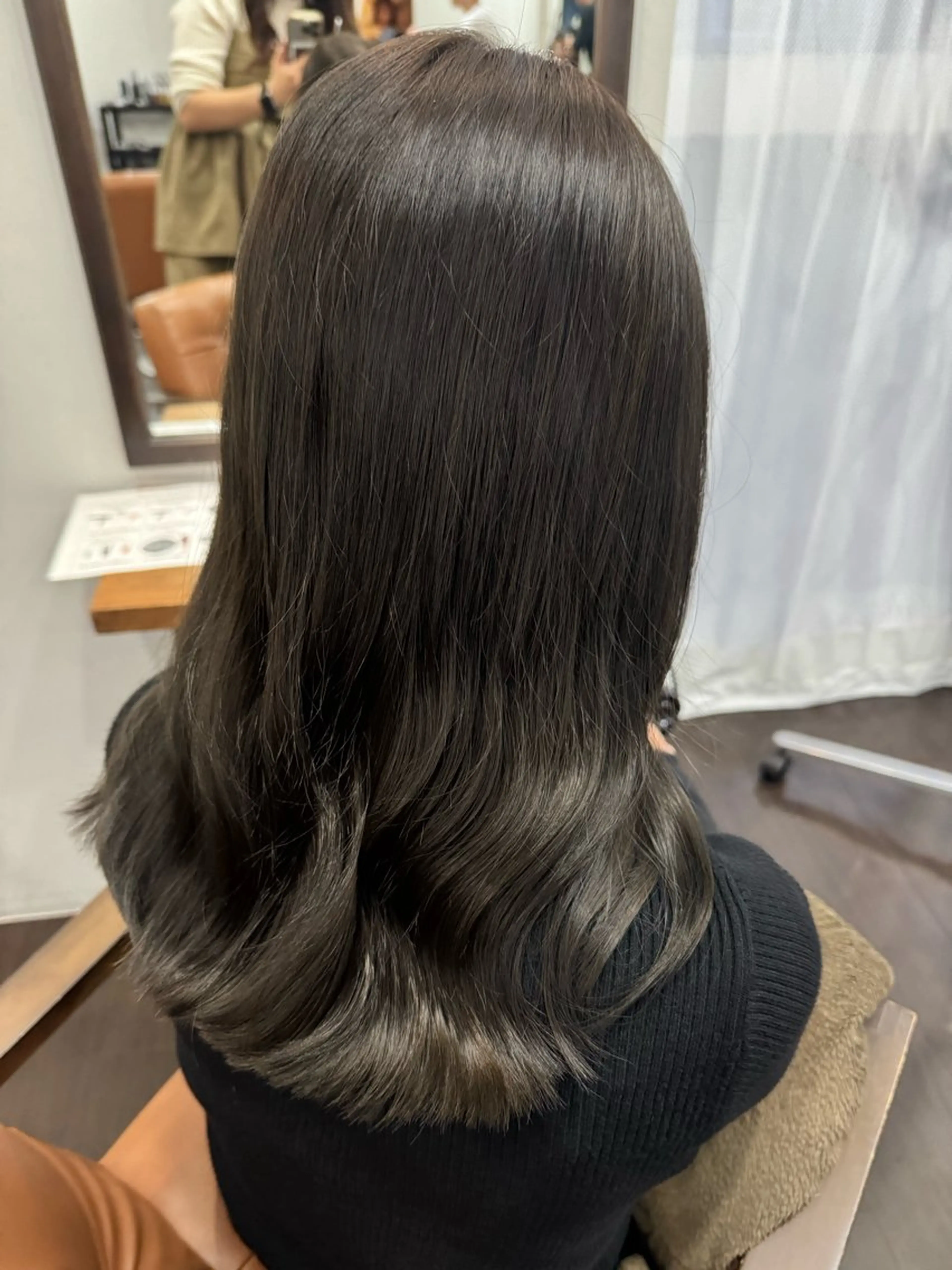 セミロング カット ヘアカラー 難波 茜のヘアスタイル