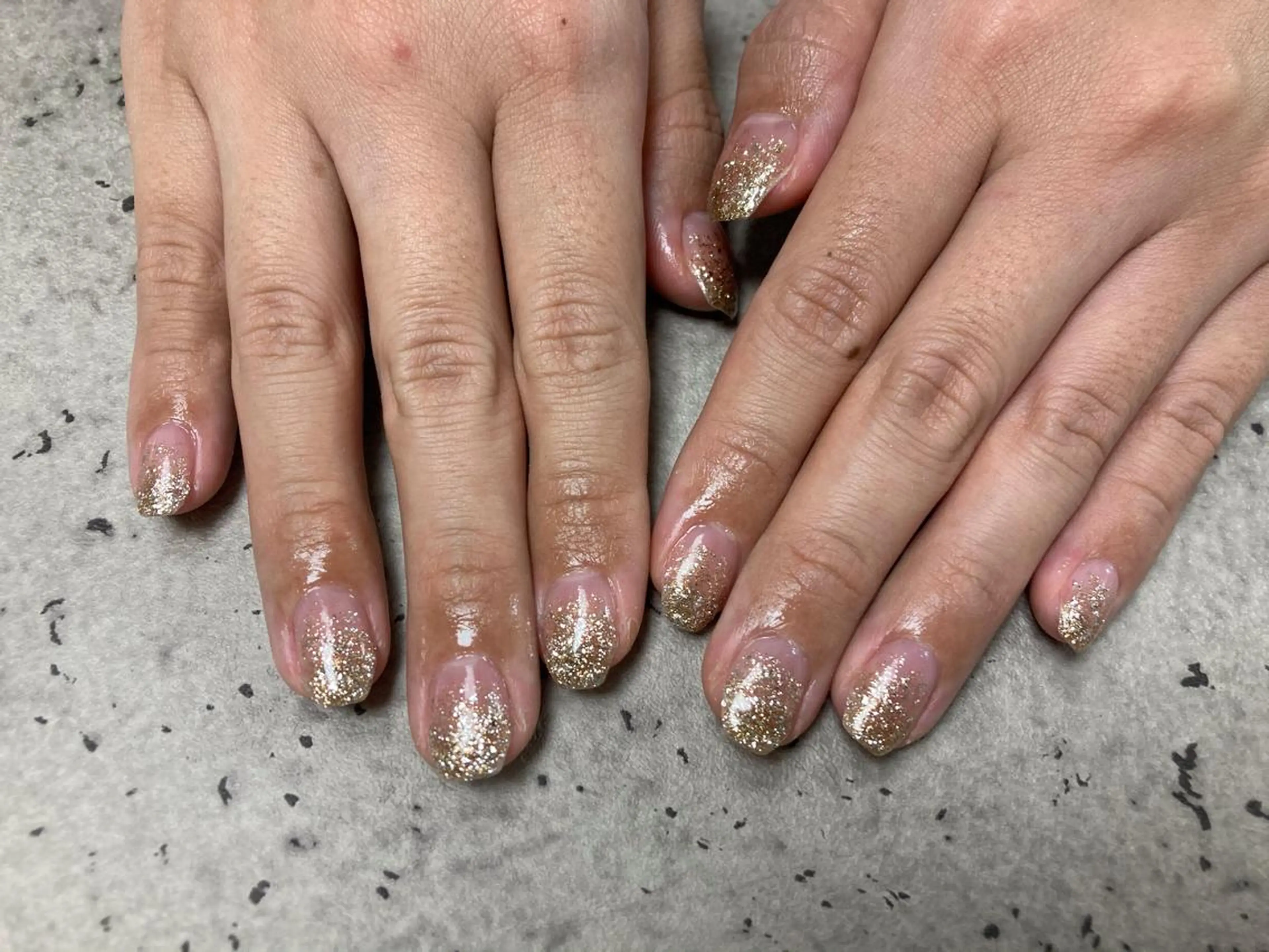 ネイル ゴールド ラメ(グリッター) ラメグラデーション Mogu nail 二子玉川のネイルデザイン