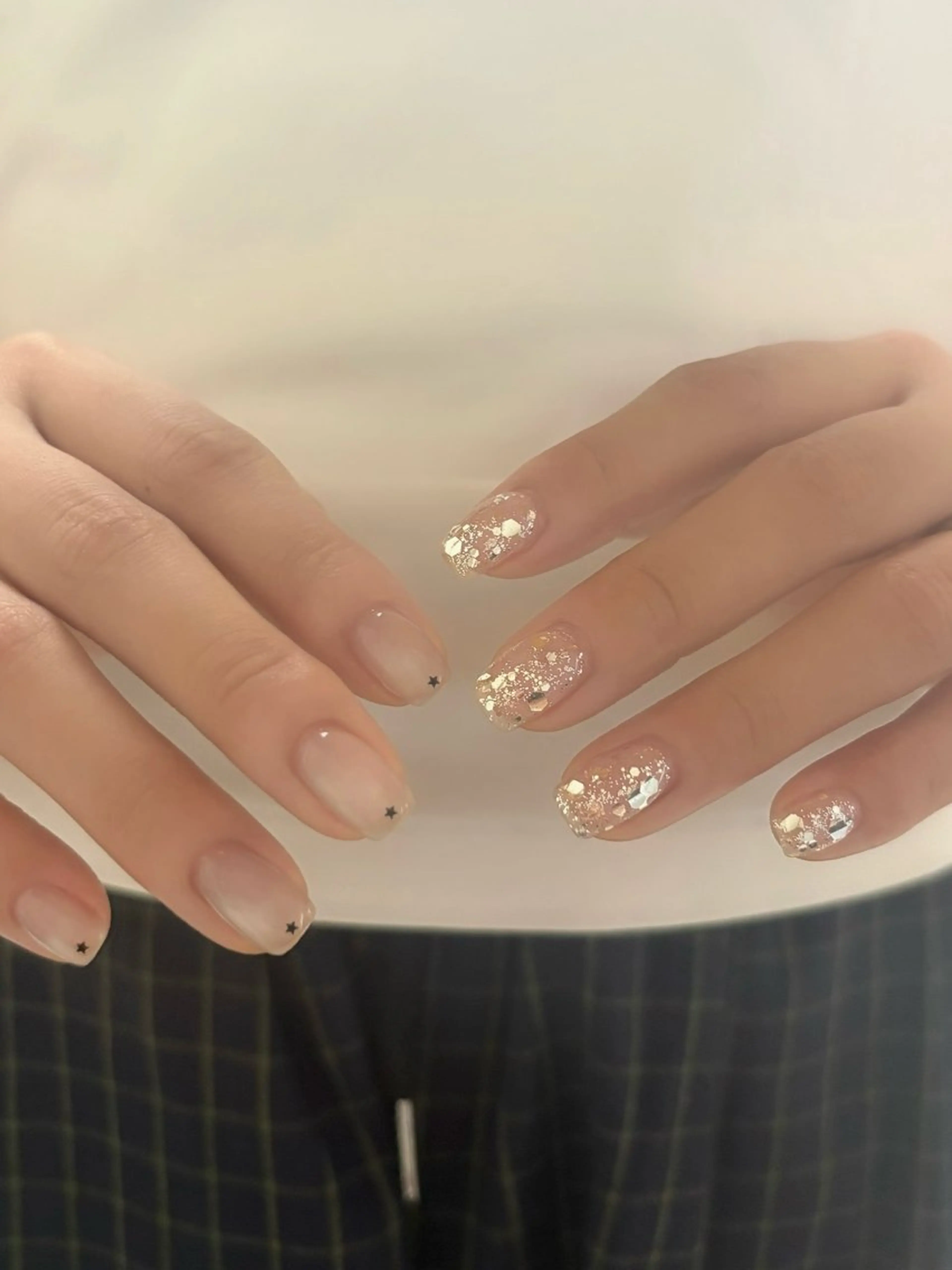ネイル ジェルネイル グラデーション ラメ(グリッター) 人見 菜巴（ネイリスト）のネイルデザイン