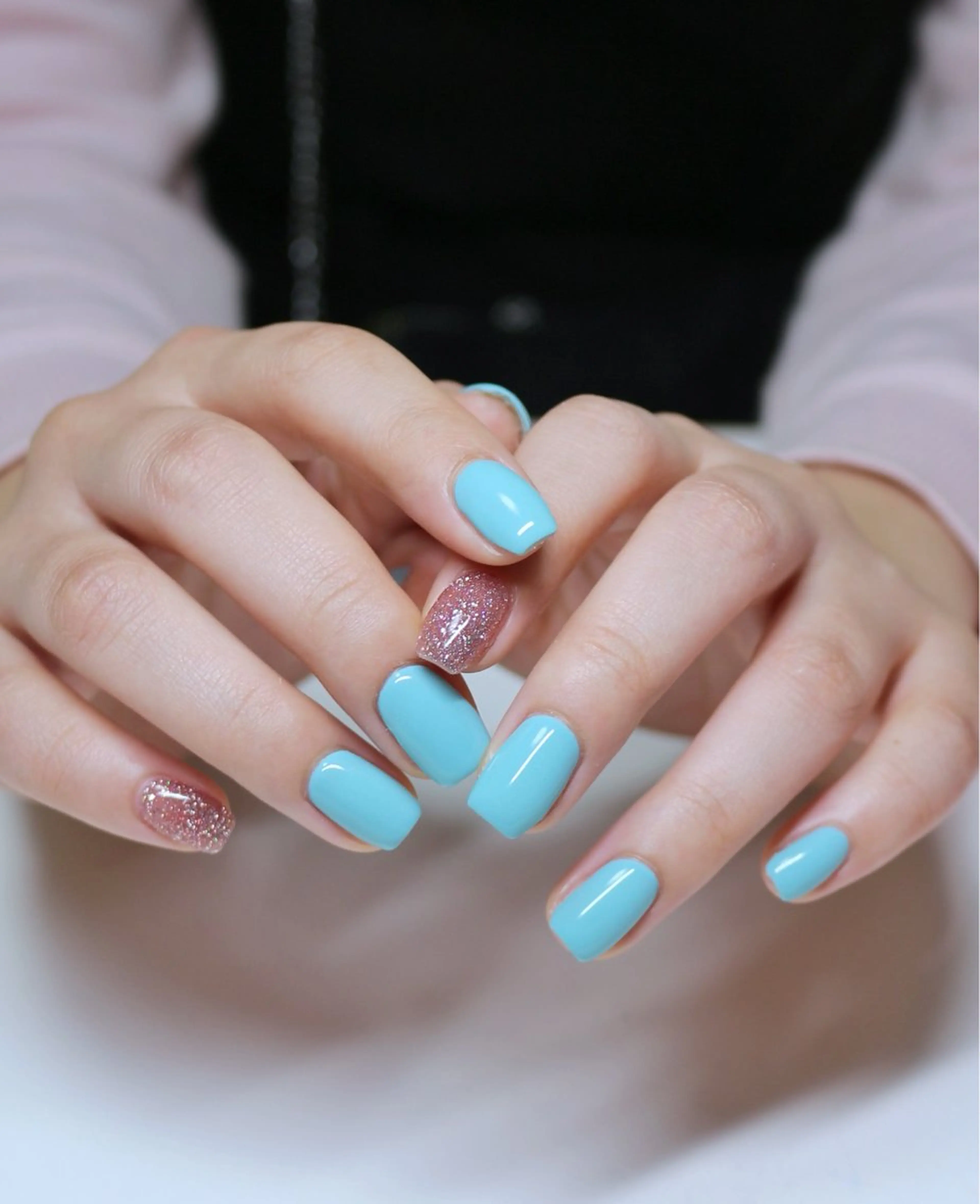 ネイル ブルー 氷ネイル・うるうるネイル キラキラネイル ラメ(グリッター) ワンカラーネイル ハンドネイル Baku Nailsのネイルデザイン