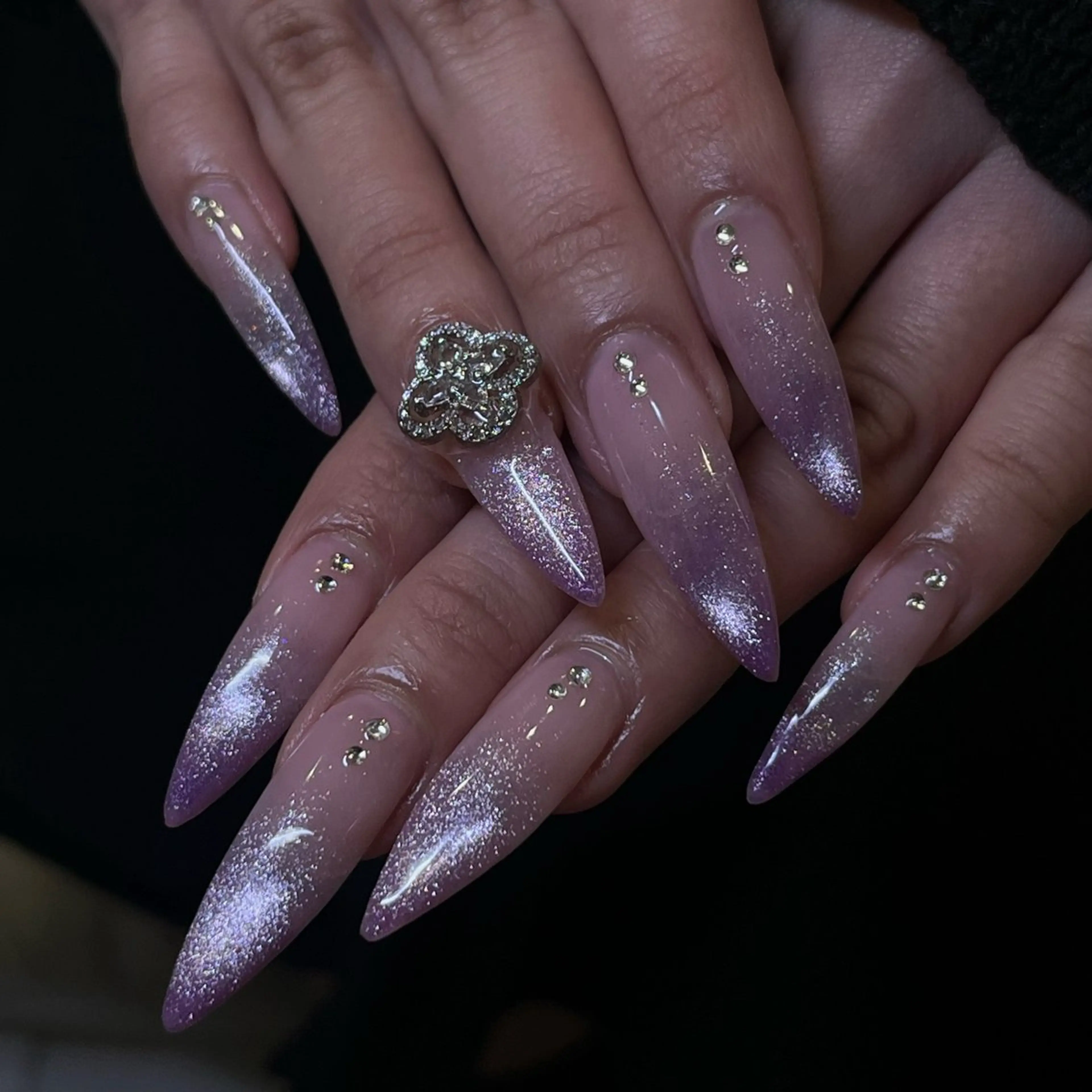 ネイル MISA/ VEUNS BELTのネイルデザイン