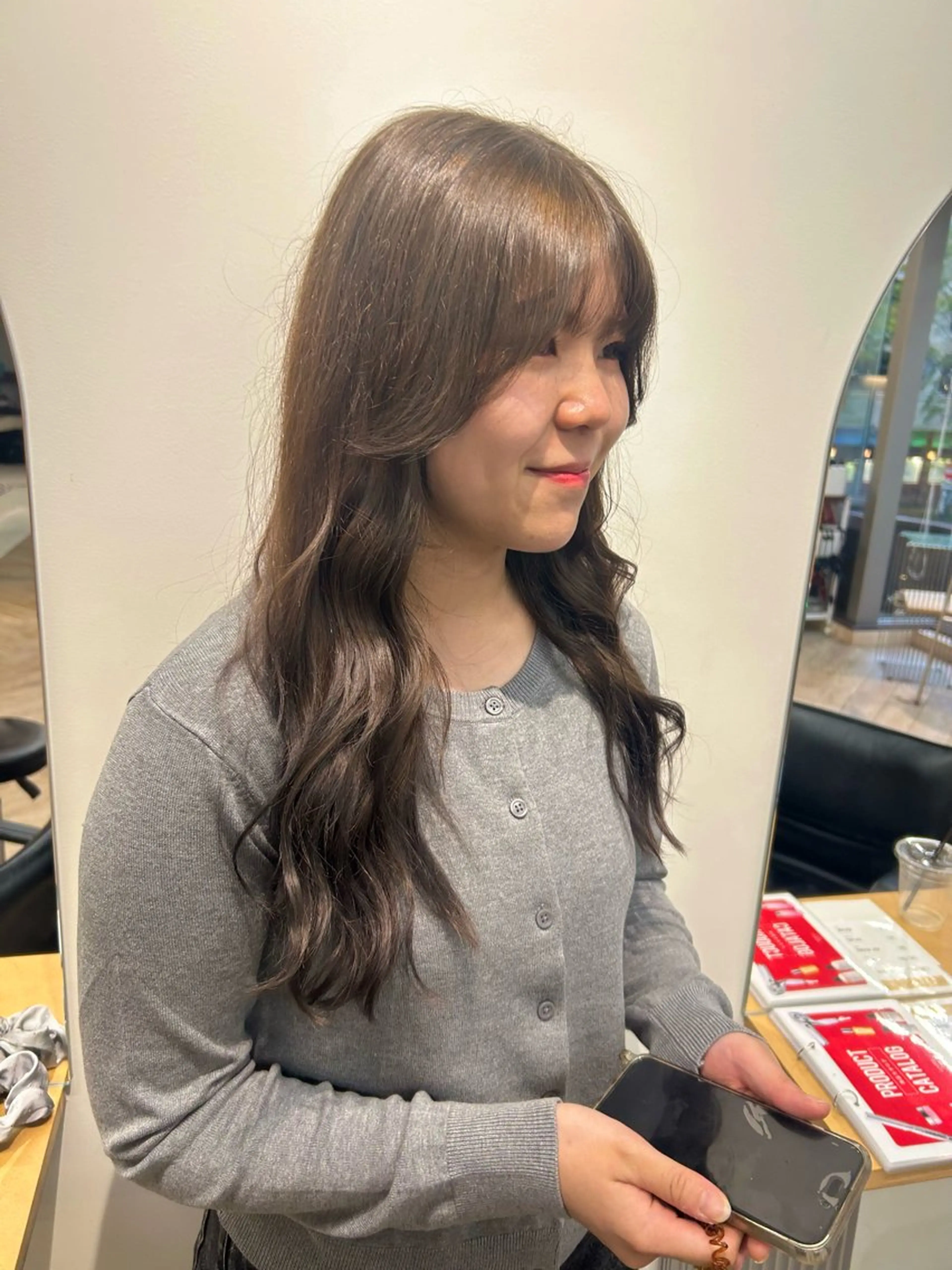 ロング カラー ヘアカラー トリートメント ベージュ/ダブルカラ ー/新潟駅/青柳萌果のヘアスタイル