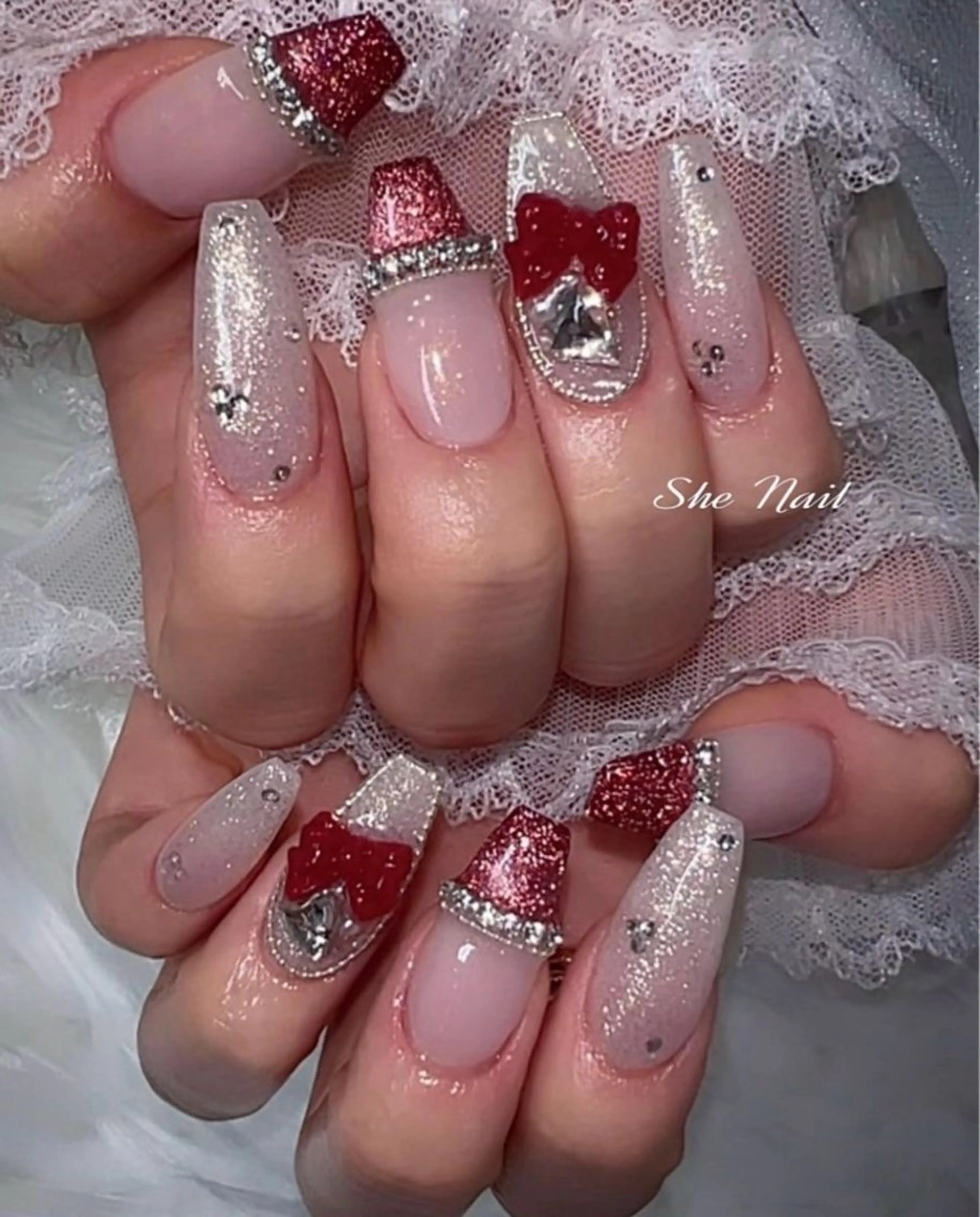 ネイル チークネイル 長さ出し フレンチネイル ガラスフレンチ マグネットネイル She_nail所属・ELSA_ Bellaのネイルデザイン