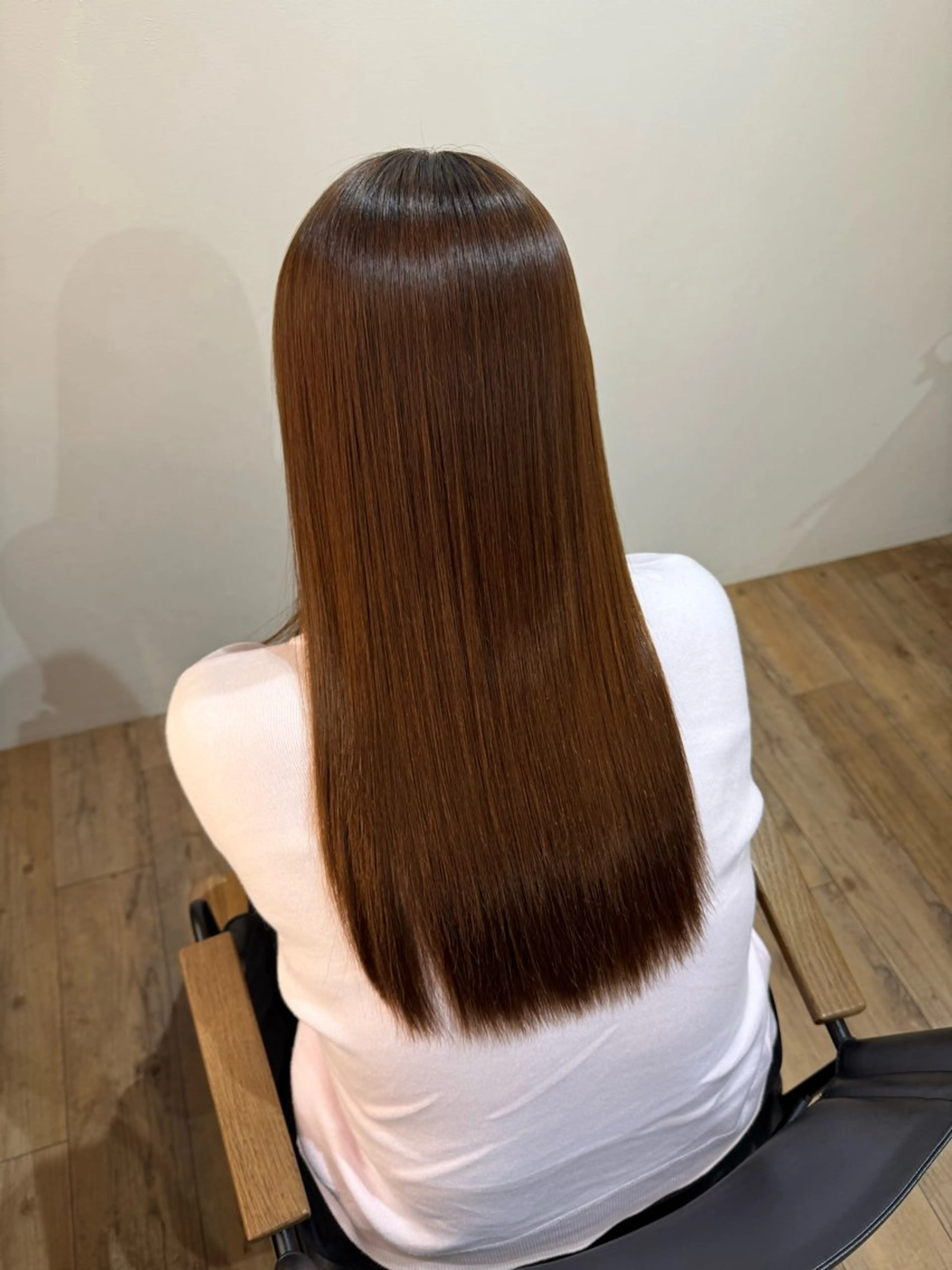 セミロング カット 縮毛矯正 トリートメント afloatkobe所属・美髪/髪質改善 川口凌弥のヘアスタイル