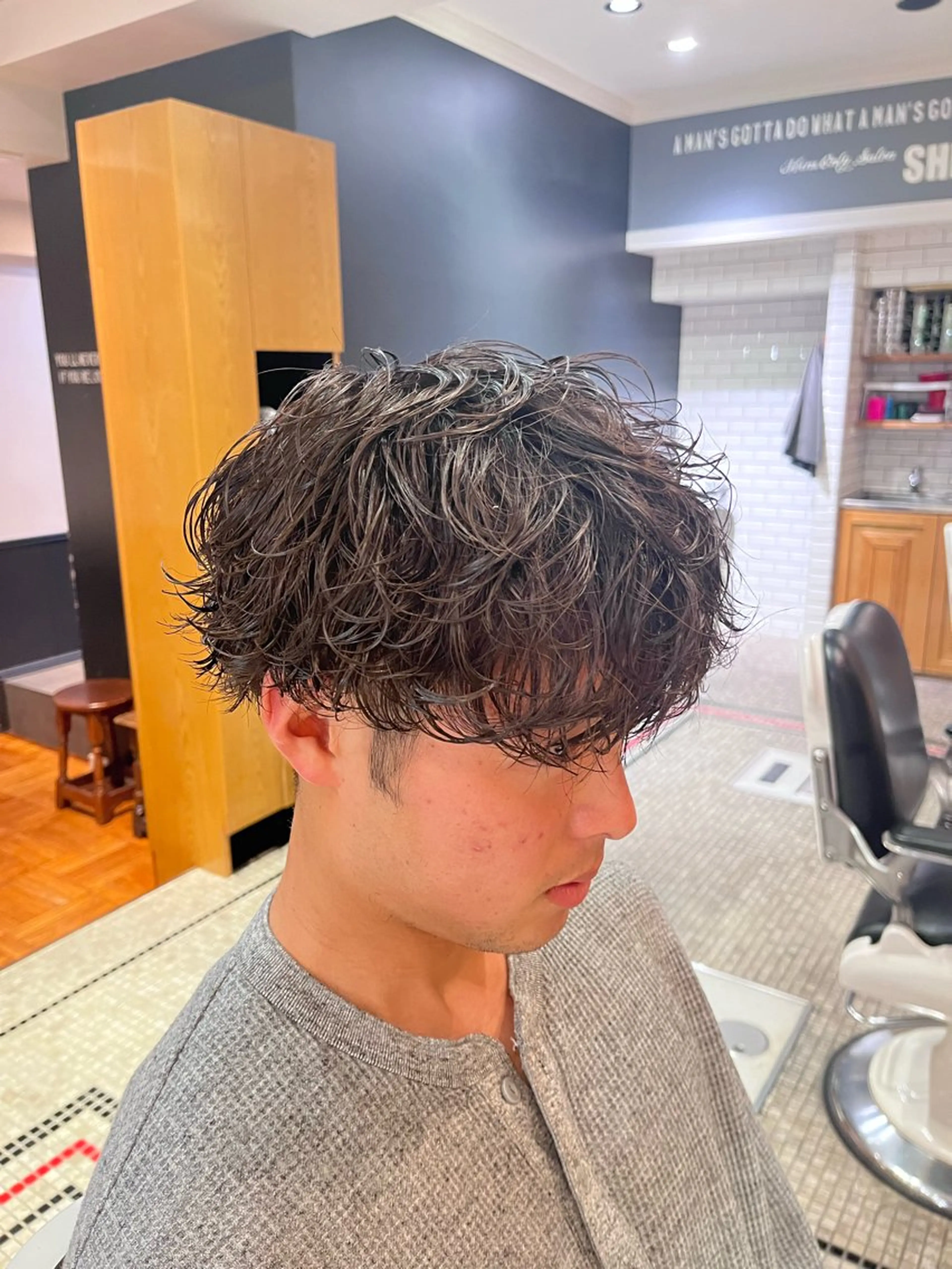 ミディアム パーマ メンズ ミディアムパーマ メンズパーマ シフト赤坂店所属・濵田 蘭のヘアスタイル