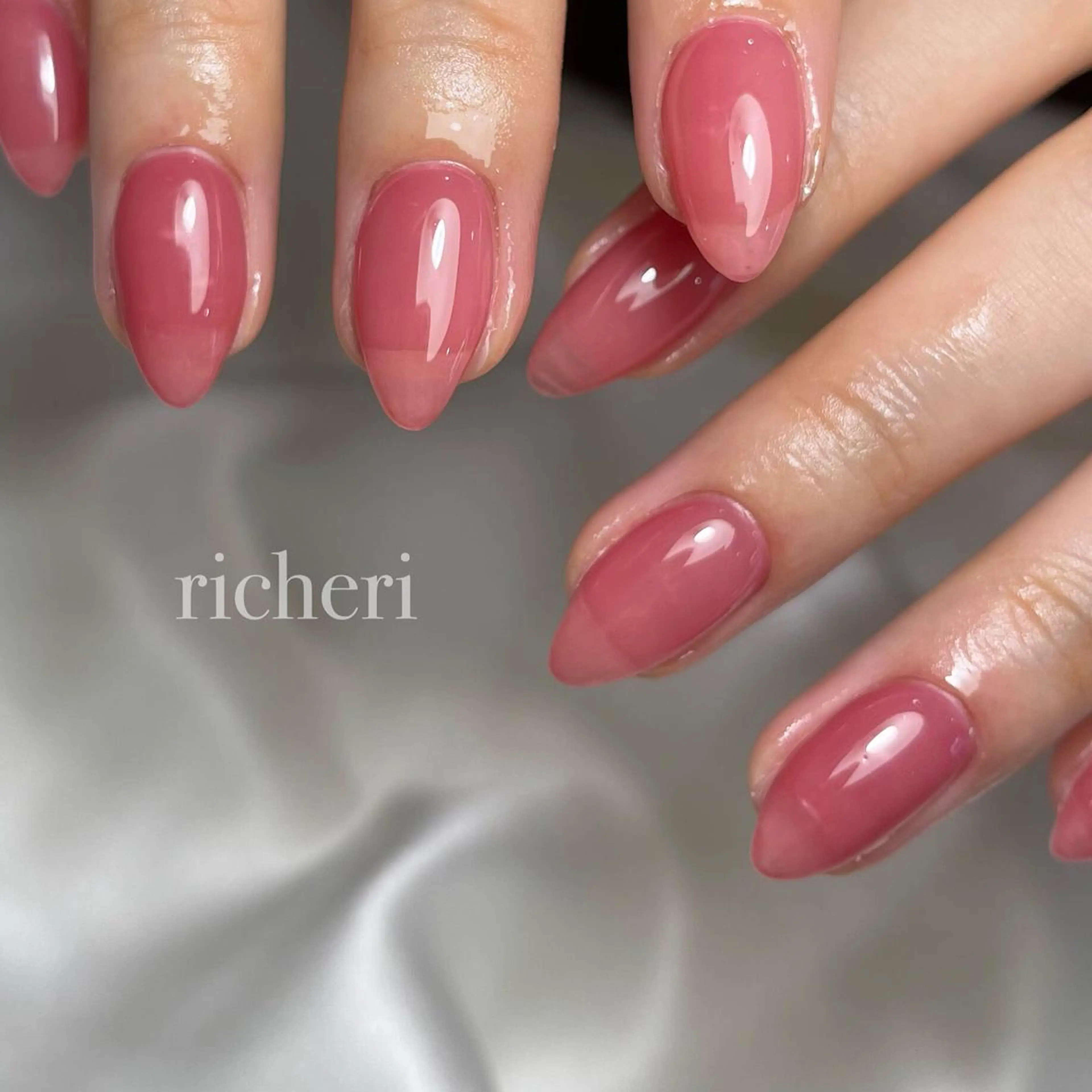 ミディアム ネイル ハンドネイル richeri beautyのエステ・リラクイメージ