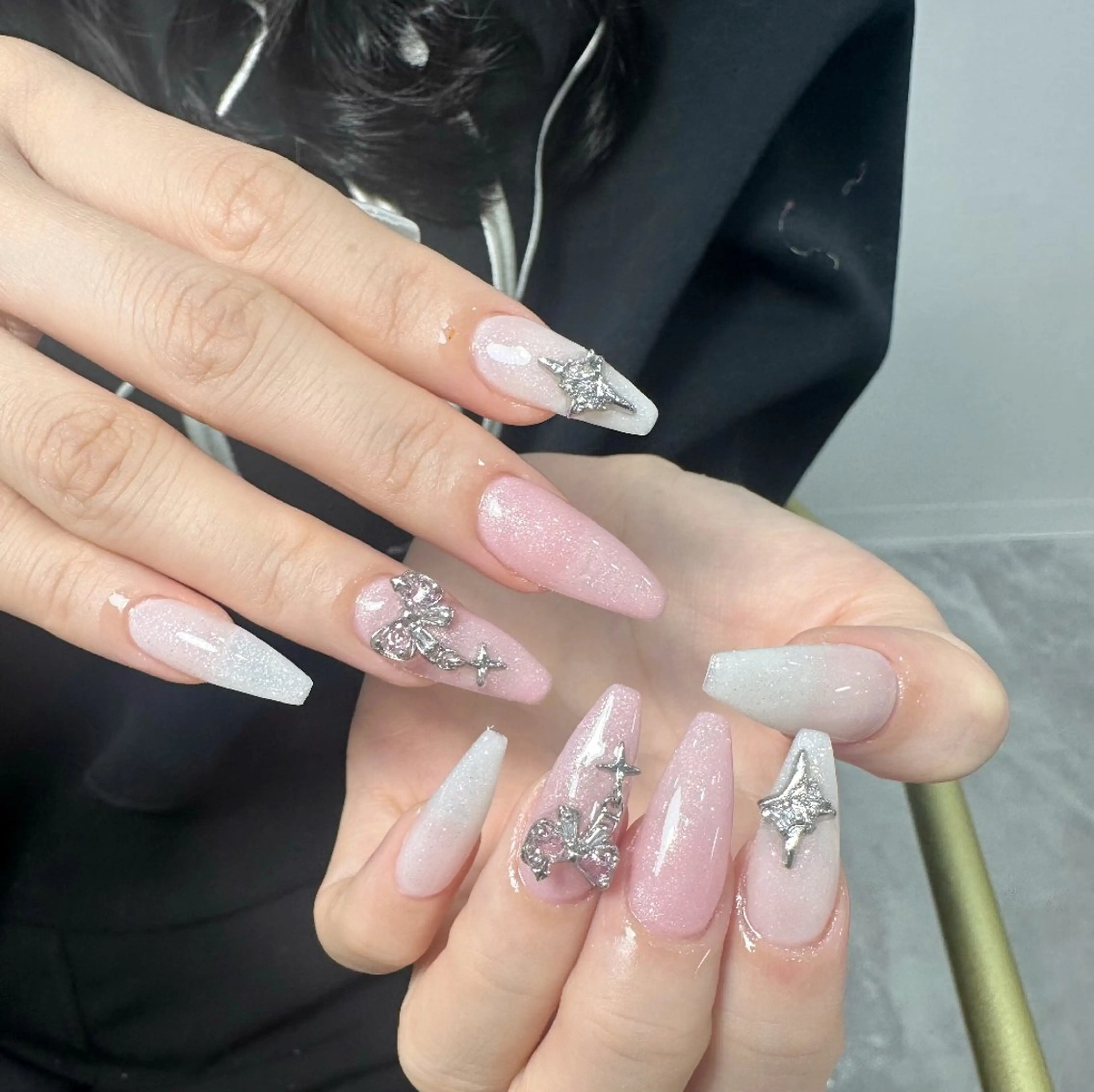 ネイル チークネイル 長さ出し フレンチネイル ジェルネイル ガラスフレンチ ハンドネイル UM Nail Salonのネイルデザイン