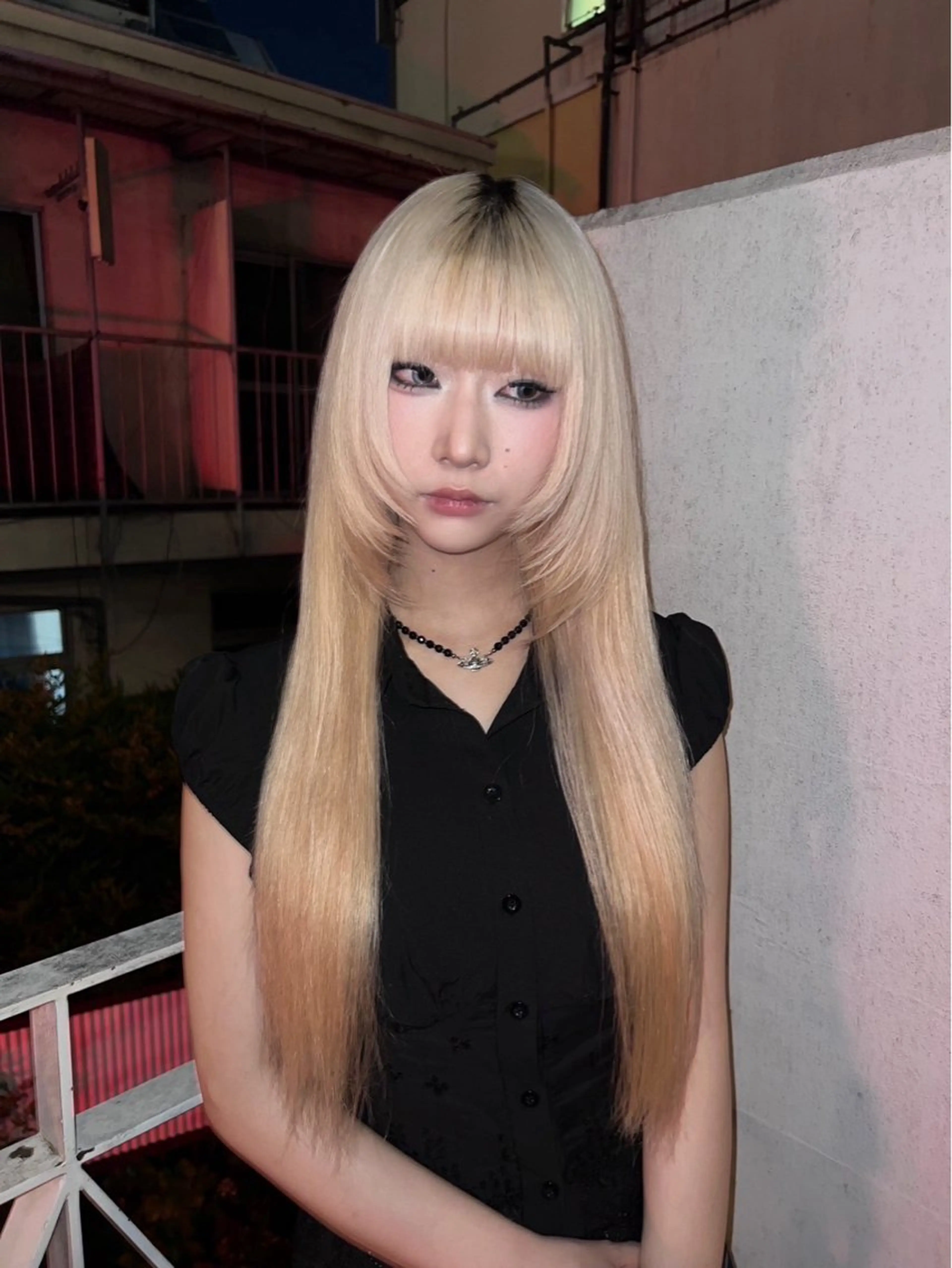 ロング カット AIRA/ブリーチ ‪/透明感カラーのヘアスタイル