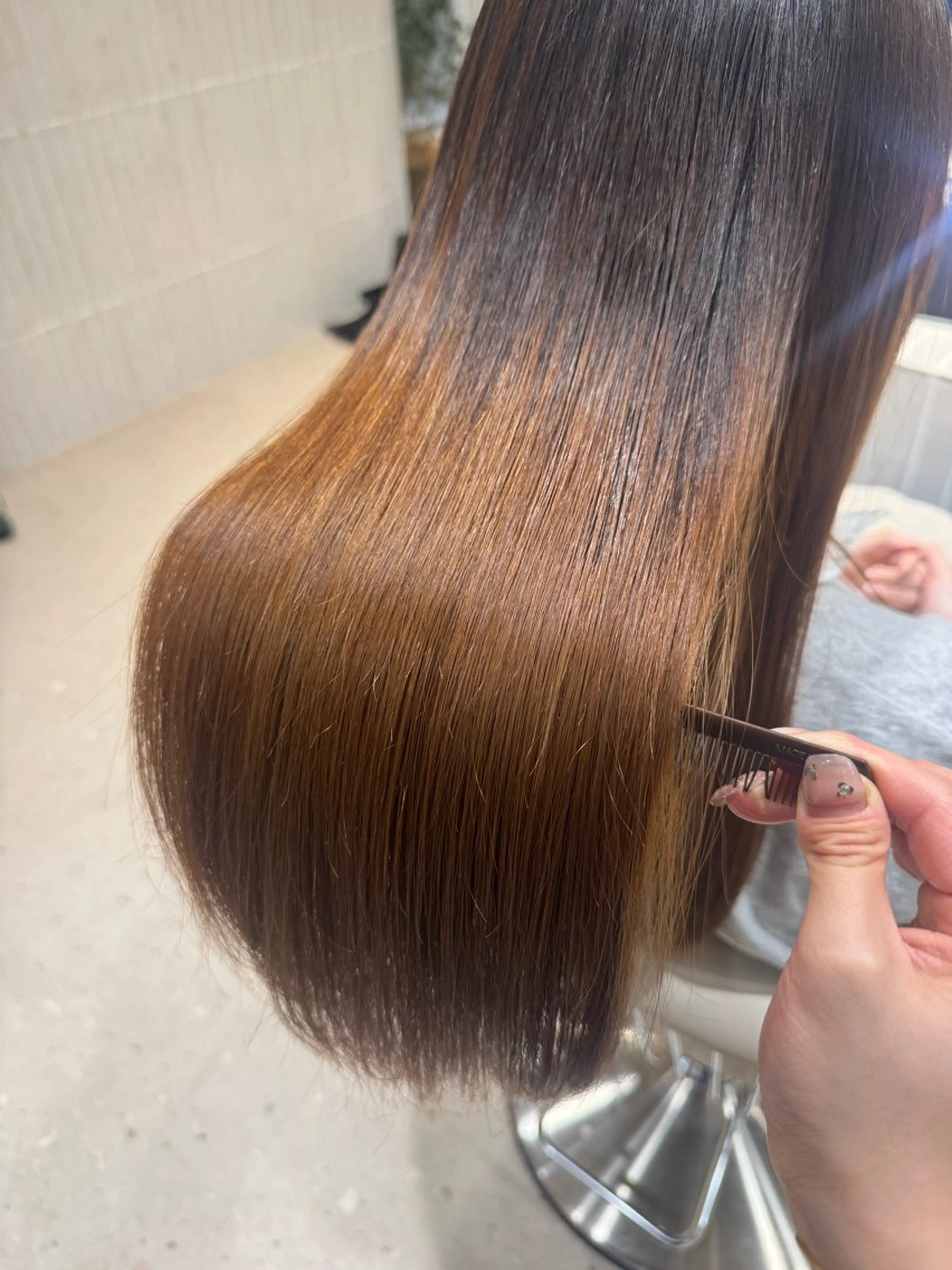 縮毛矯正 Ence 銀座所属・透明感カラー／ 縮毛矯正／まりなのヘアスタイル