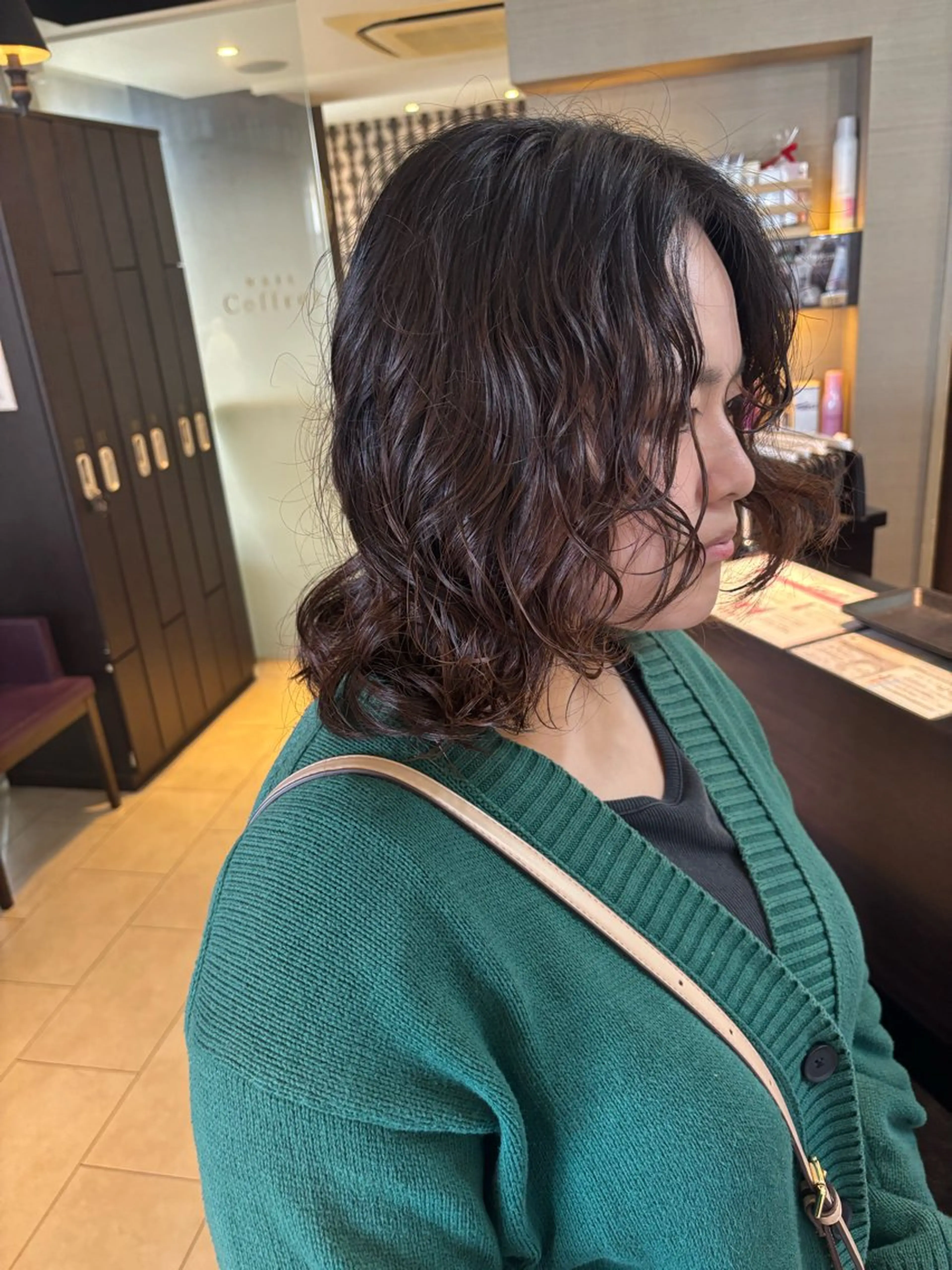 ミディアム ミディアムパーマ 顔周りカット レイヤーカット パーマ こうみょう れいなのヘアスタイル