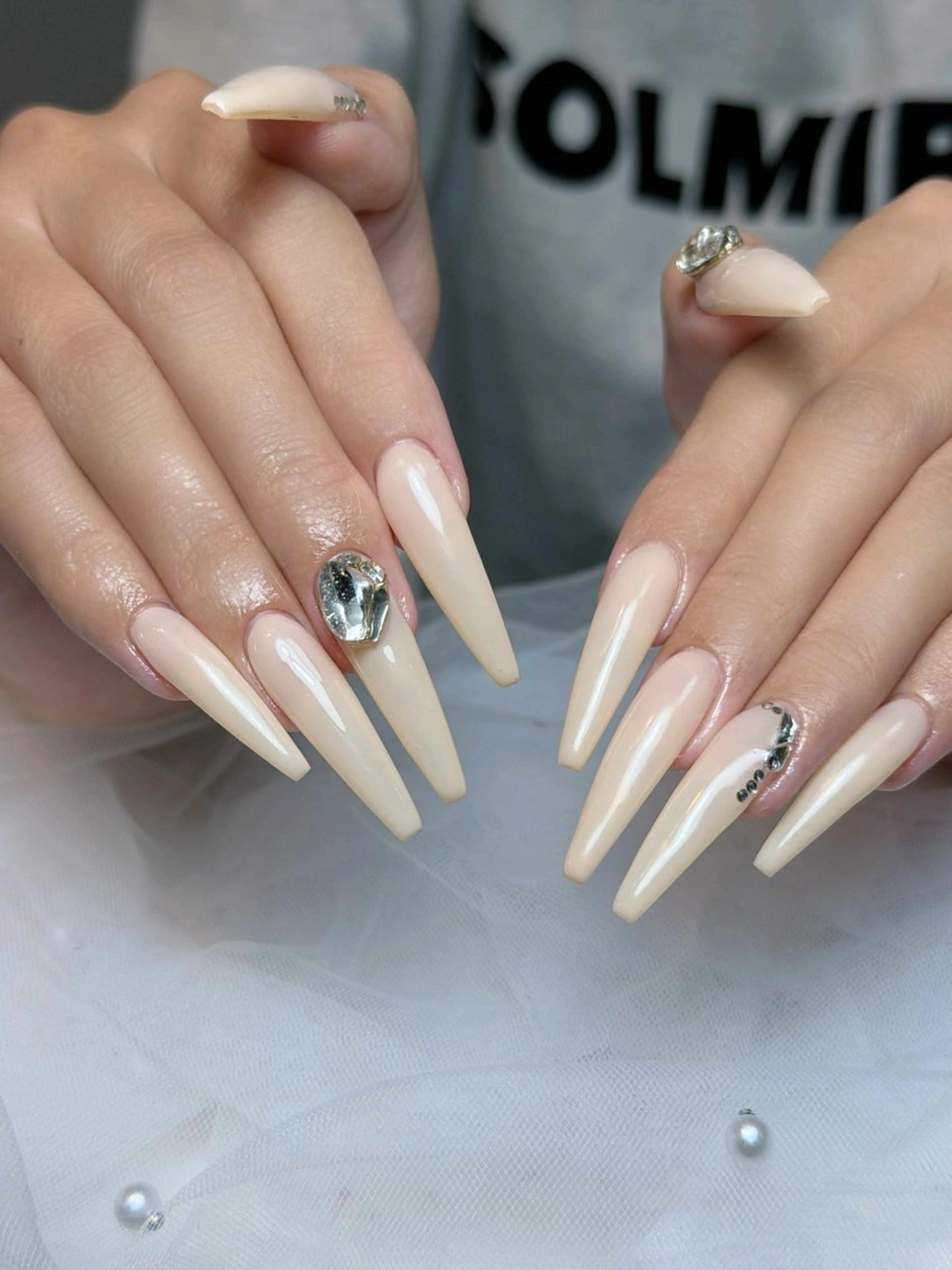 ネイル オーロラネイル ボルドー ブラウン 氷ネイル・うるうるネイル キラキラネイル ハンドネイル Julli NailStudioのネイルデザイン