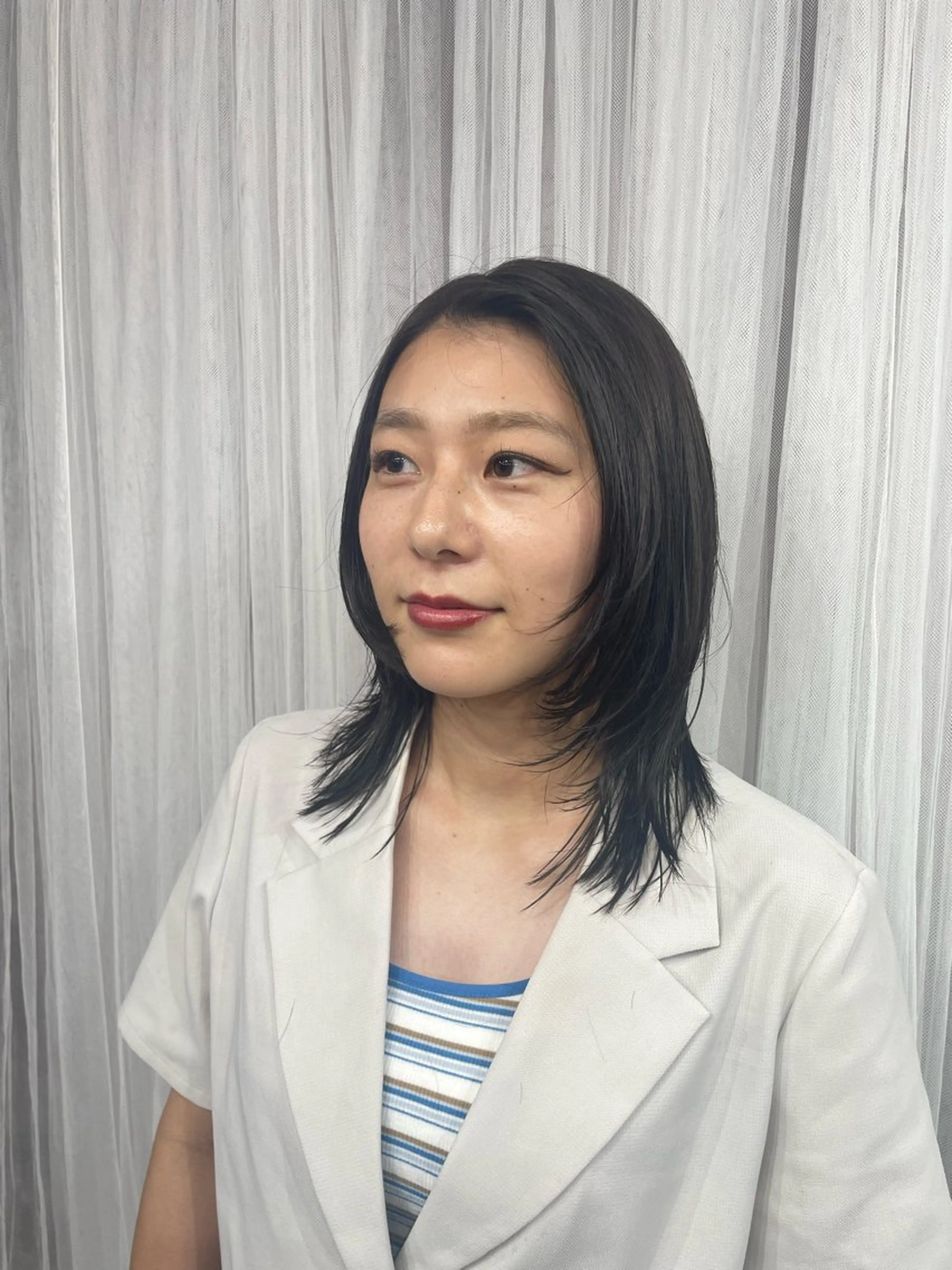 ミディアム ハッシュカット カット 手塚 由佳のヘアスタイル