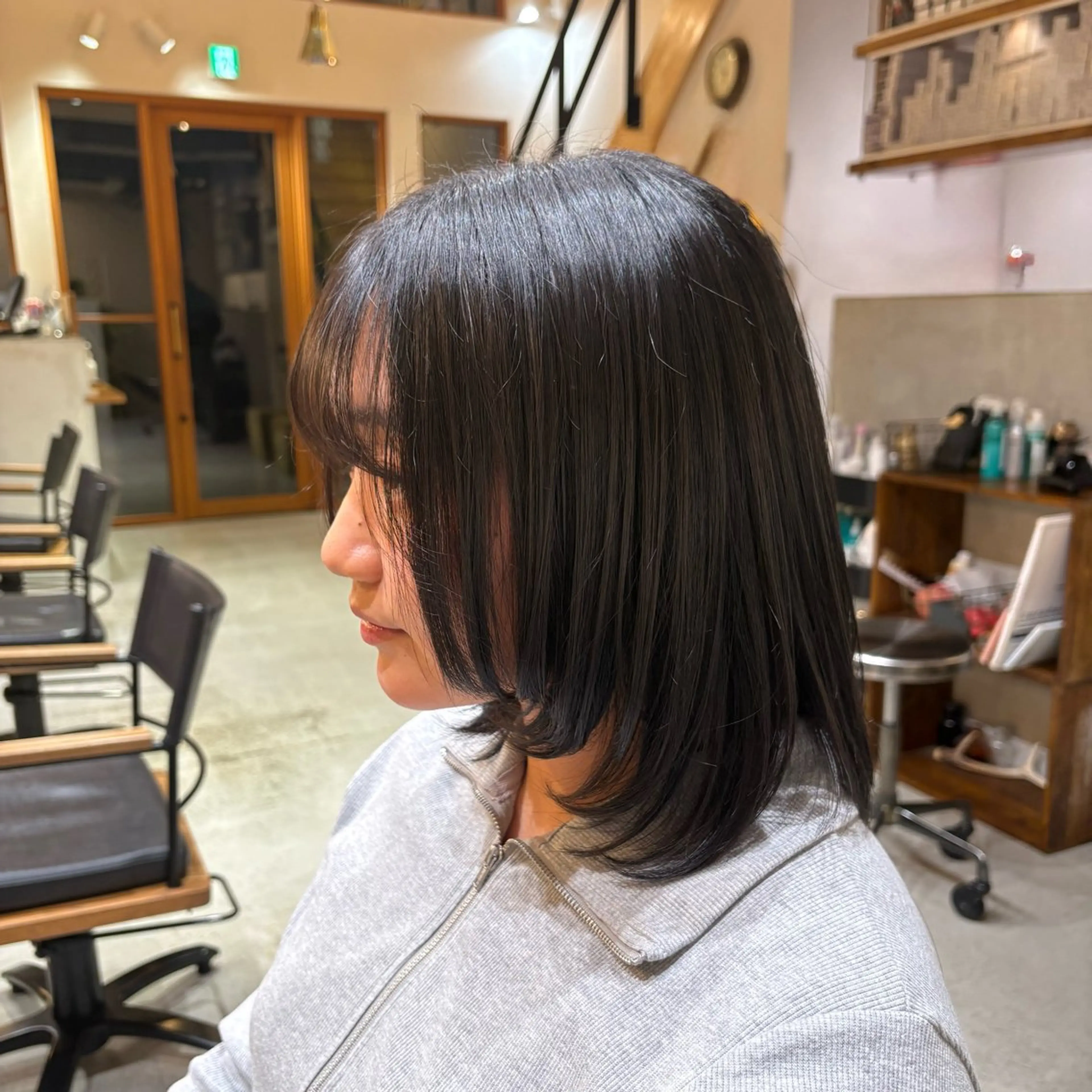 ミディアム レイヤーカット カット 渡邉梨里/ Relico-nidのヘアスタイル