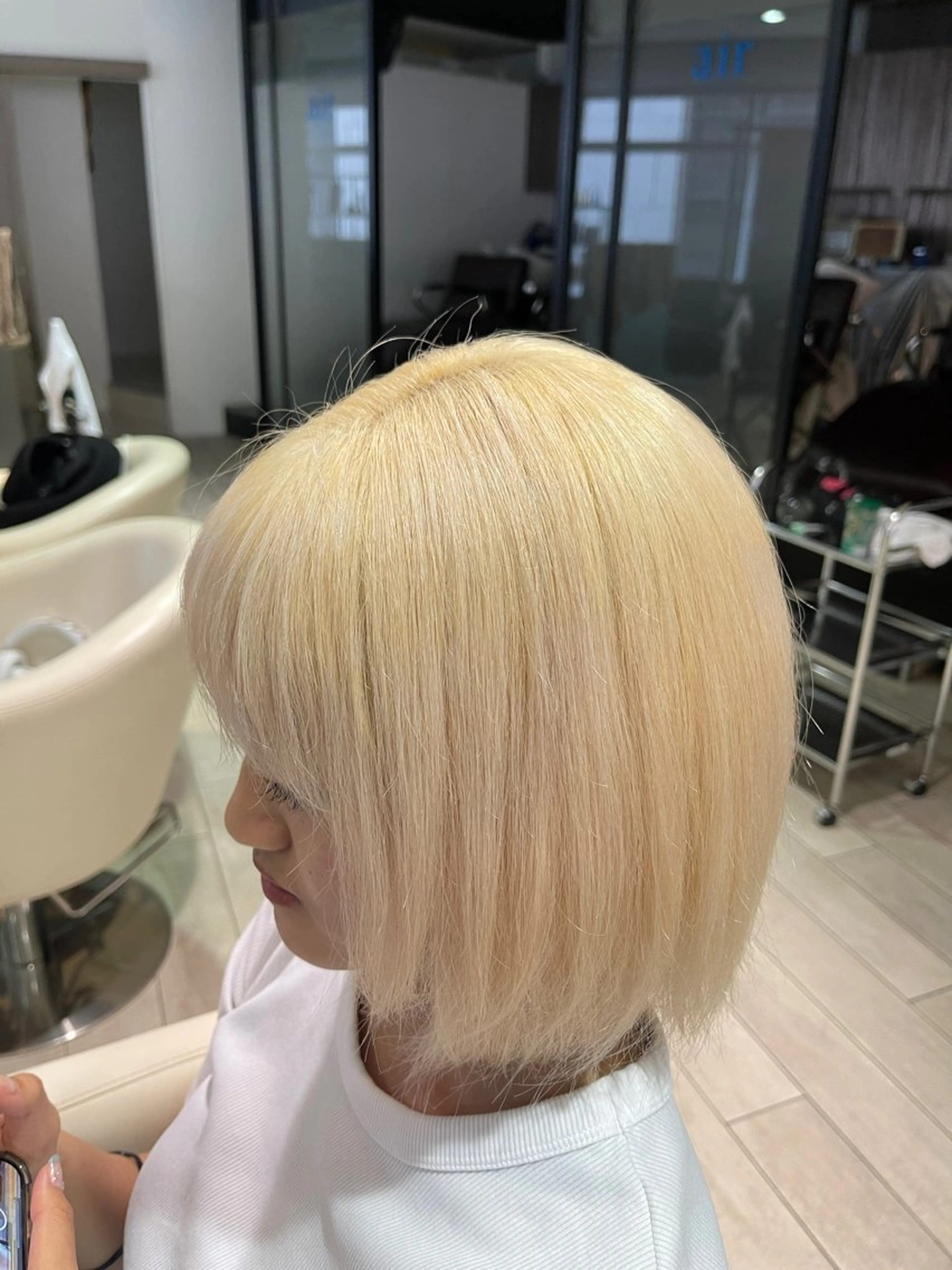 ショート カラー ブリーチ 抜きっぱなしブロンド ハイトーンカラー ヘアカラー トリートメント AIR銀座 園田萌華のヘアスタイル